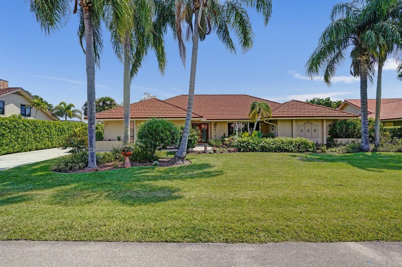 7 Marlwood Lane, Palm Beach Gardens, FL 33418 — photo 1 of 33