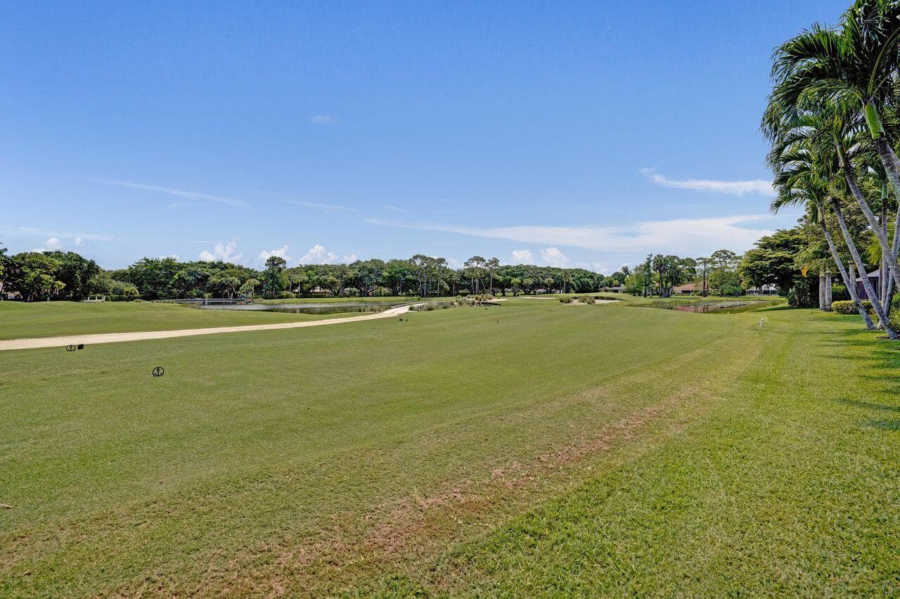 7 Marlwood Lane, Palm Beach Gardens, FL 33418 — photo 30 of 33