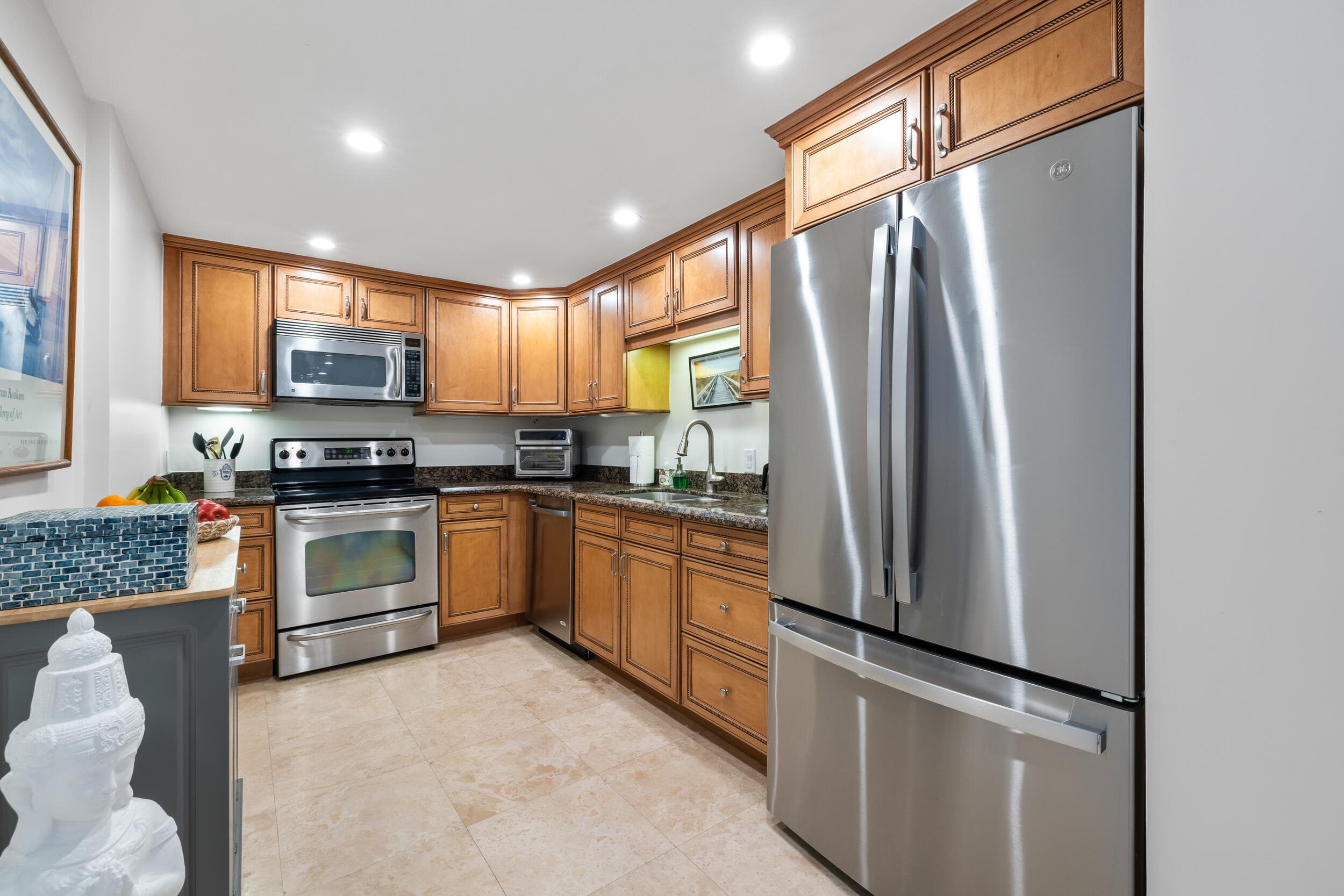 2295 S Ocean Boulevard 302, Palm Beach, FL 33480 — photo 12 of 38