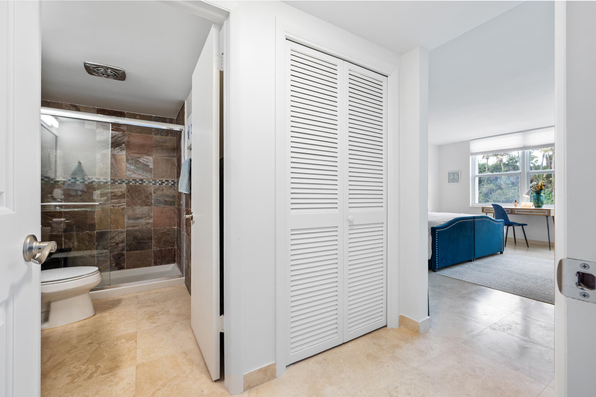 2295 S Ocean Boulevard 302, Palm Beach, FL 33480 — photo 18 of 38