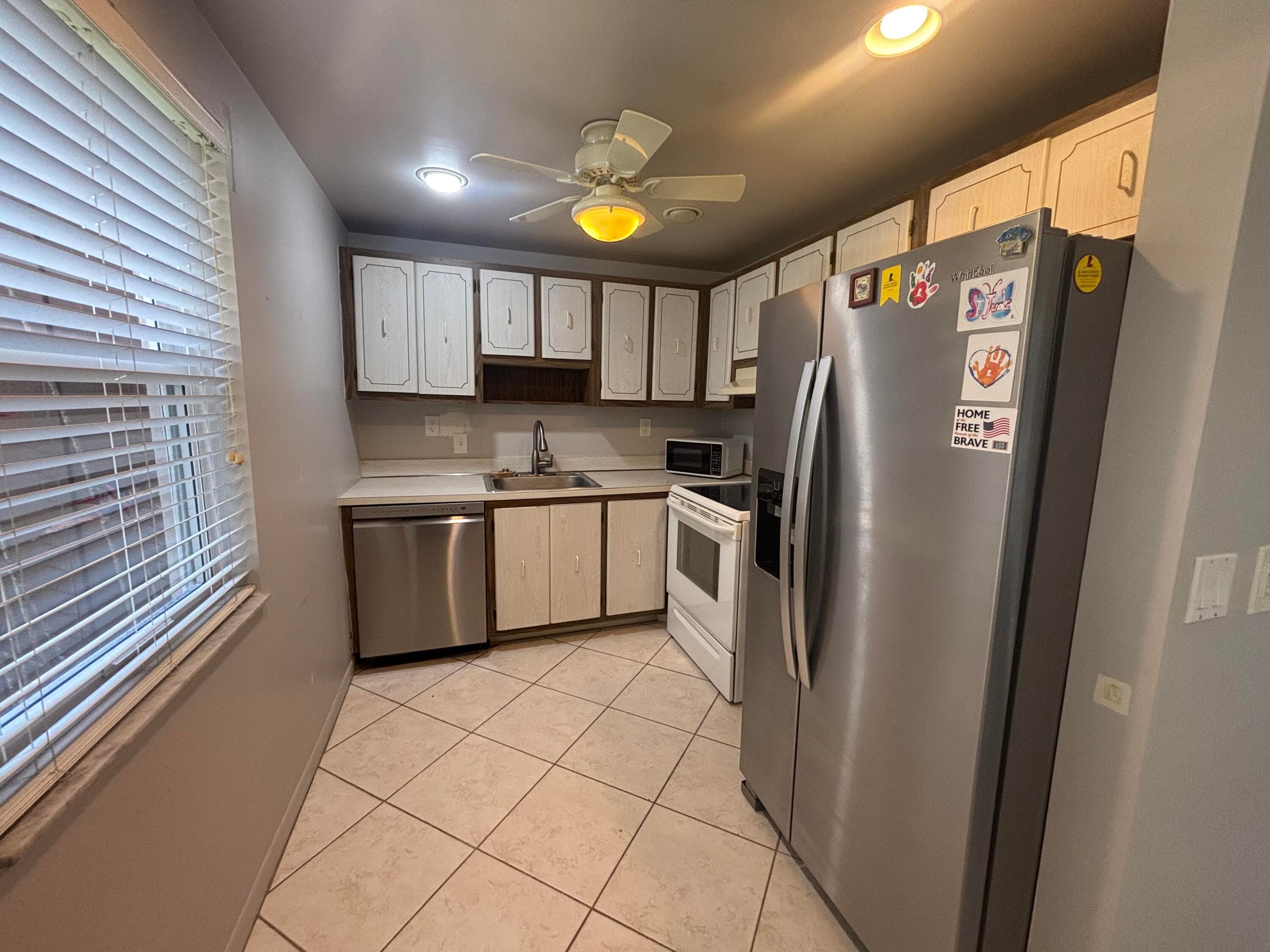 341 Piedmont H, Delray Beach, FL 33484 — photo 2 of 31