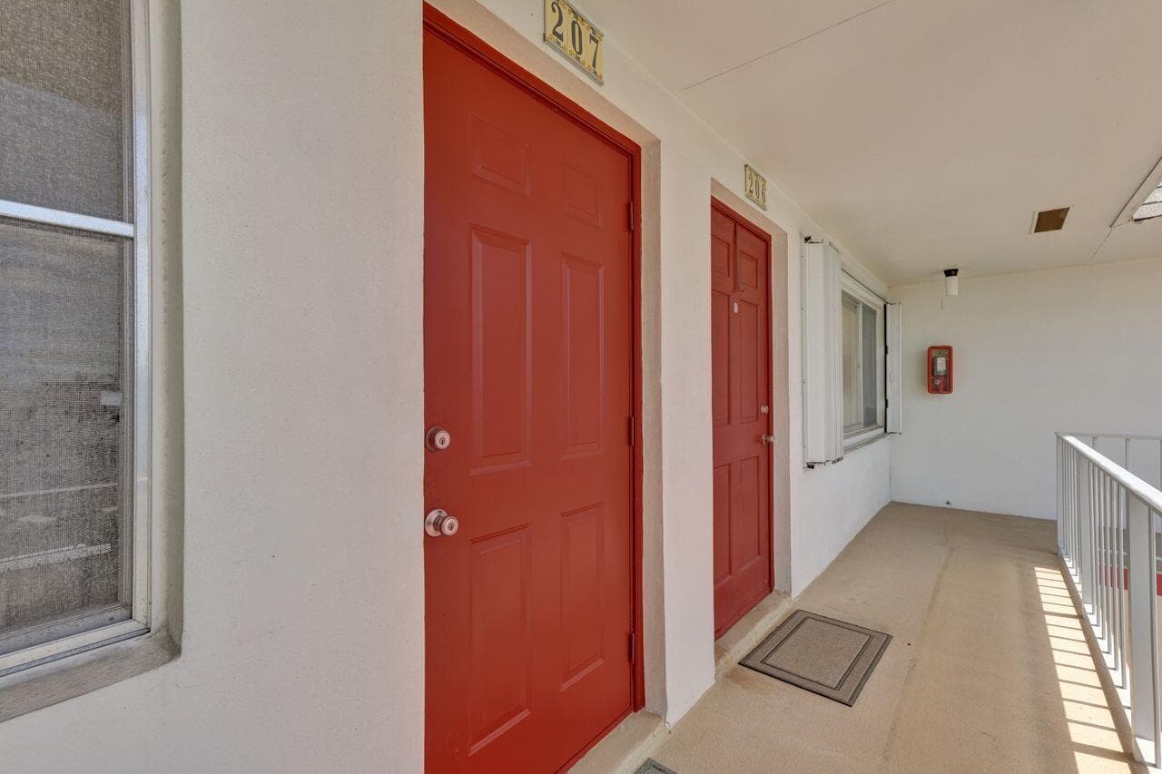 3120 Cynthia Lane 207, Lake Worth Beach, FL 33461 — photo 2 of 34