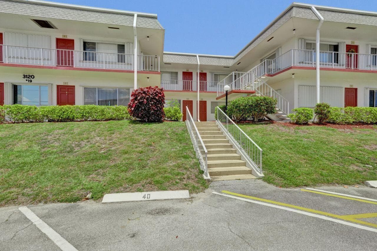 3120 Cynthia Lane 207, Lake Worth Beach, FL 33461 — photo 16 of 34