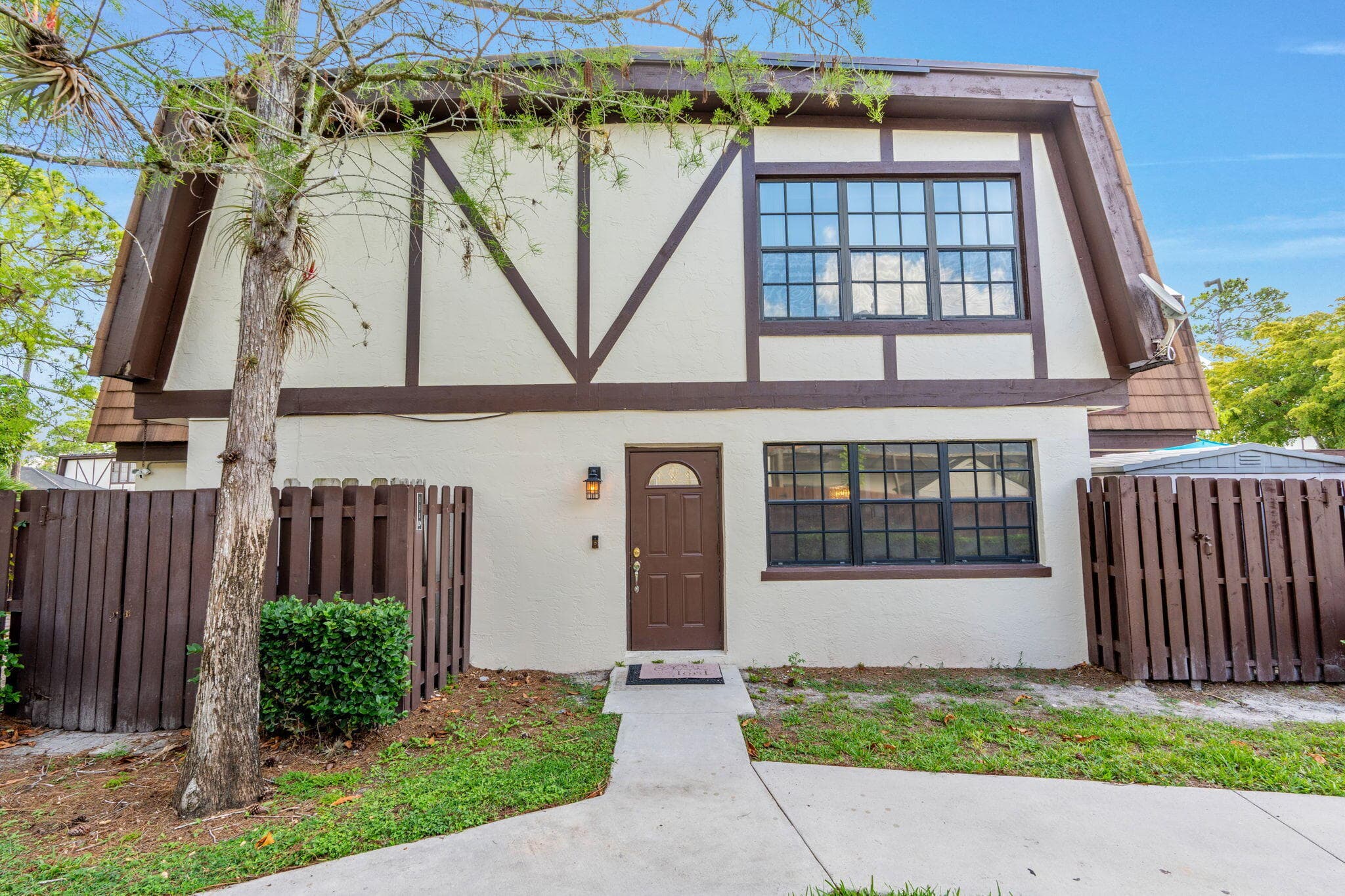 111 Weybridge Circle, Royal Palm Beach, FL 33411 — photo