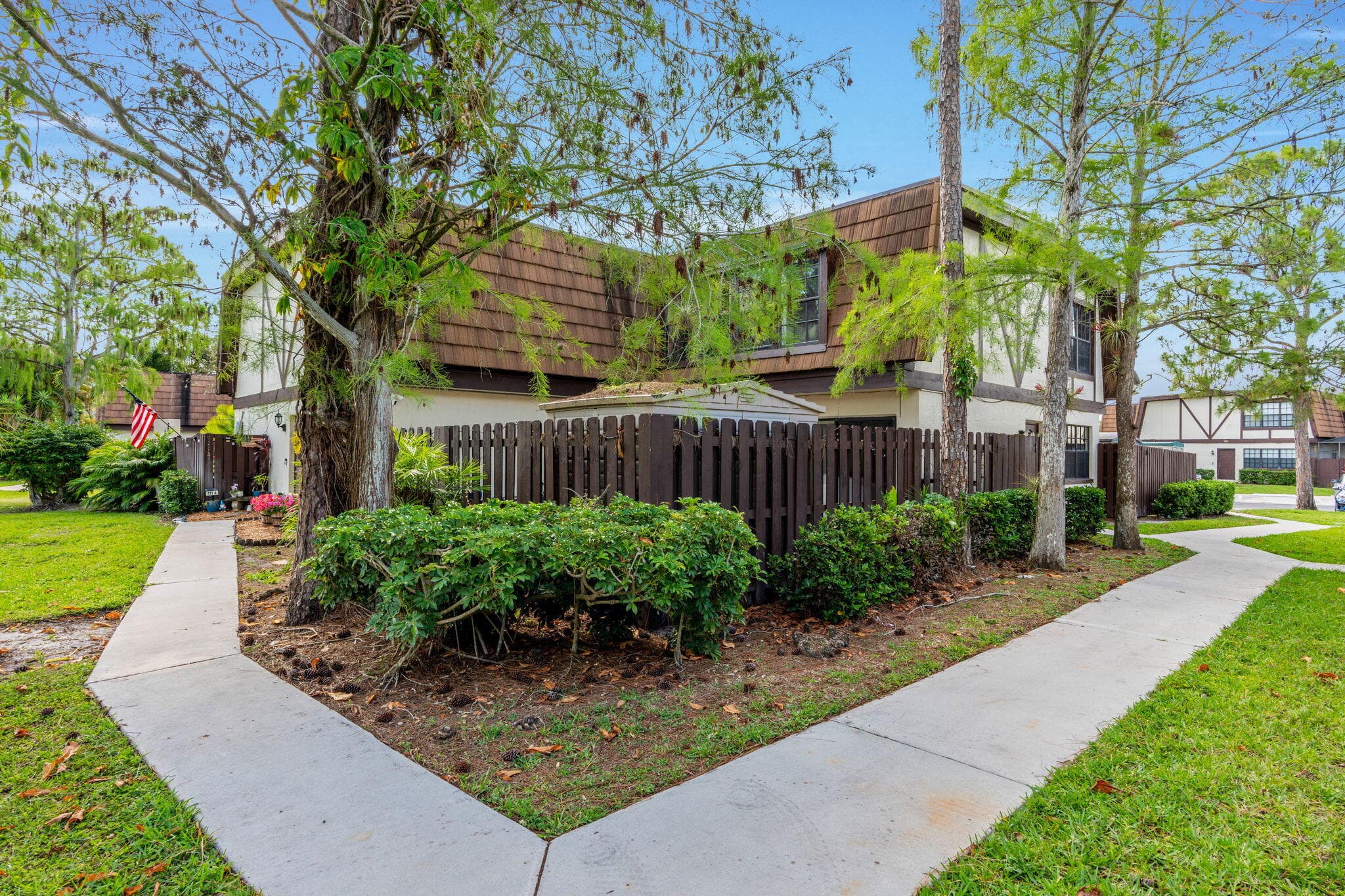 111 Weybridge Circle, Royal Palm Beach, FL 33411 — photo 4 of 47