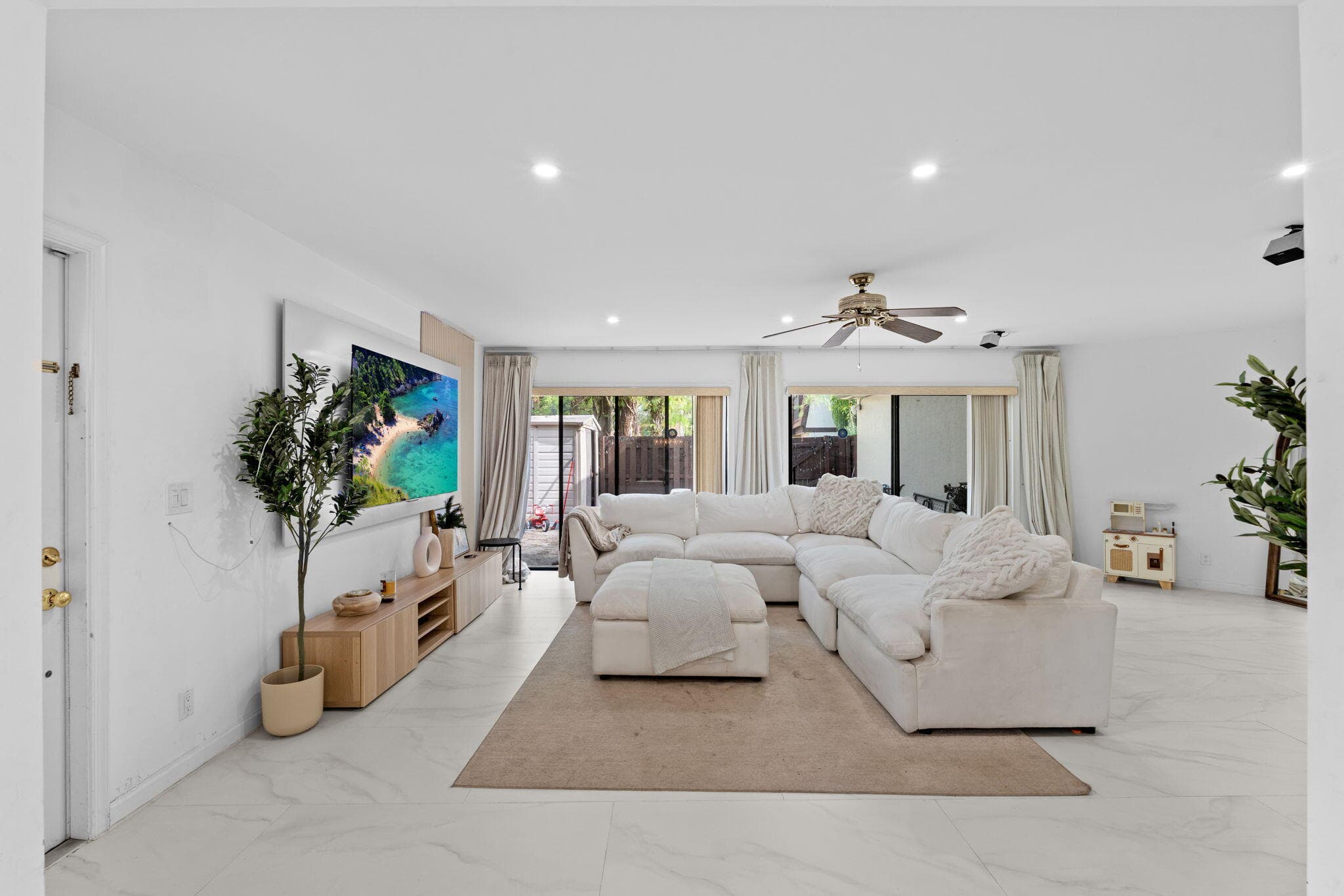 111 Weybridge Circle, Royal Palm Beach, FL 33411 — photo 15 of 47