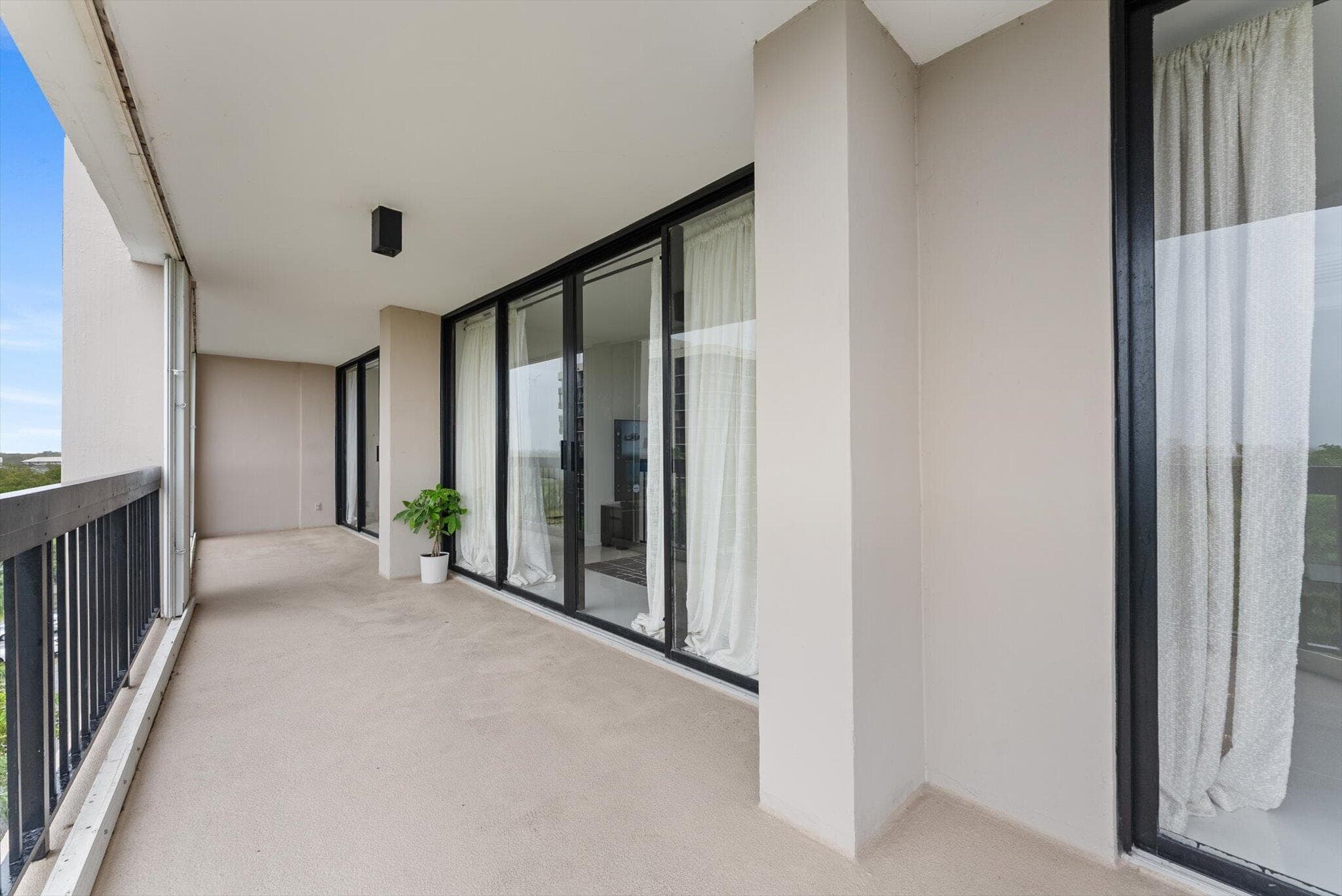2425 Presidential Way 704, West Palm Beach, FL 33401 — photo 20 of 24