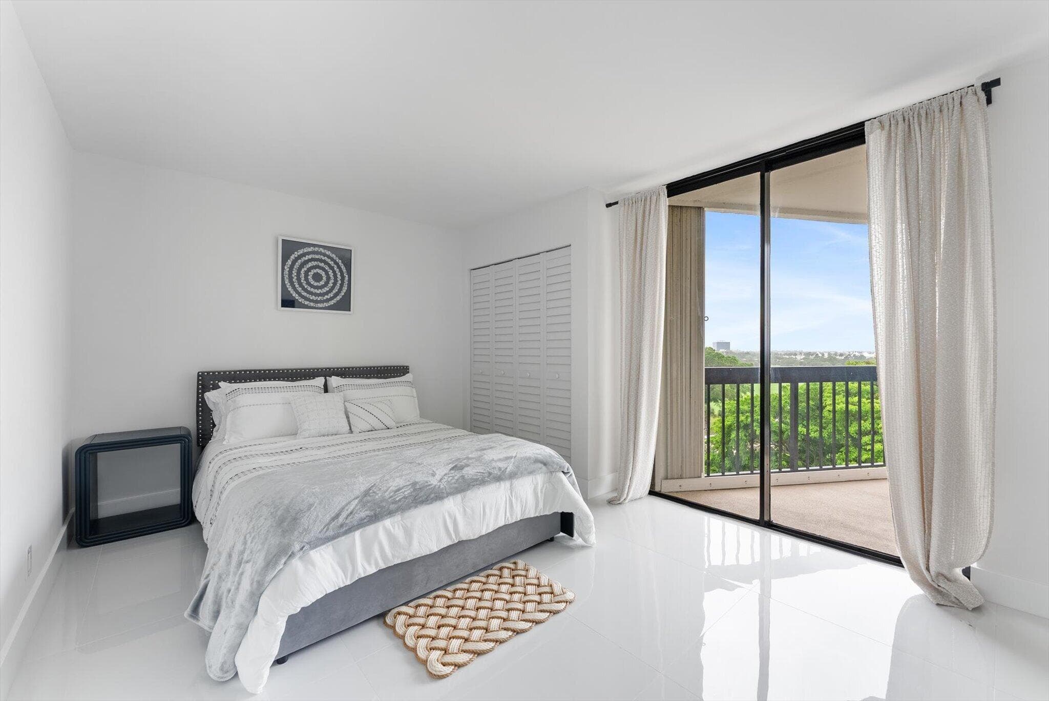 2425 Presidential Way 704, West Palm Beach, FL 33401 — photo 15 of 24