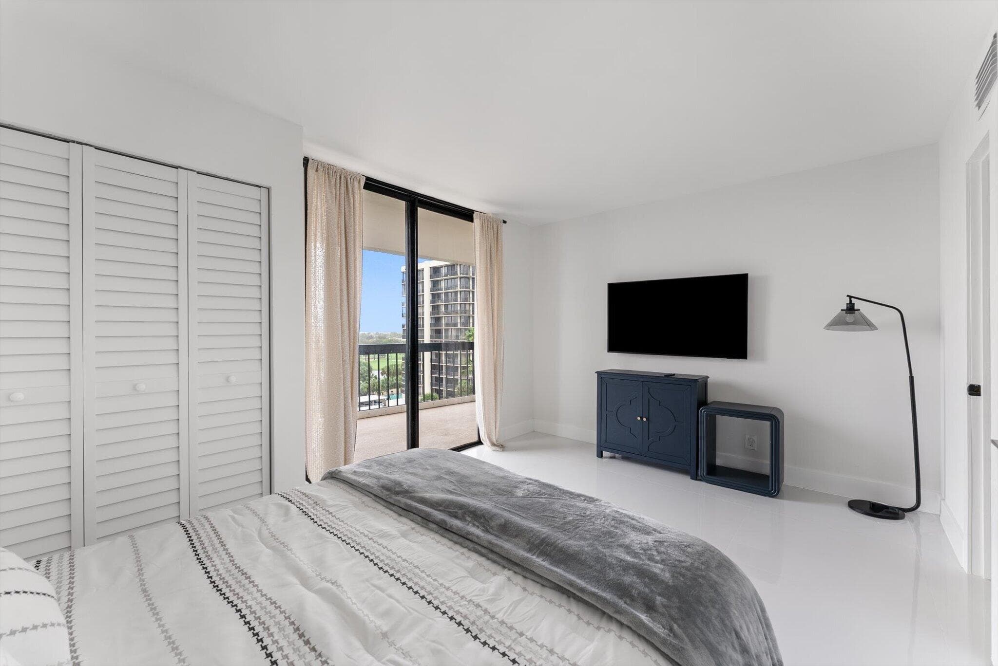 2425 Presidential Way 704, West Palm Beach, FL 33401 — photo 16 of 24