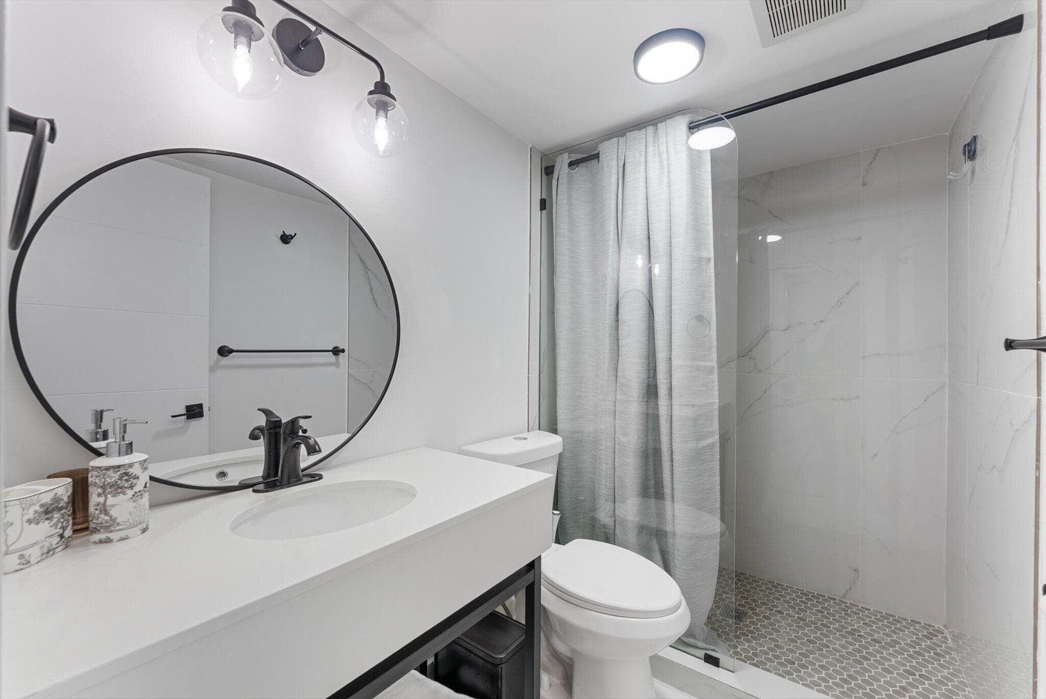 2425 Presidential Way 704, West Palm Beach, FL 33401 — photo 14 of 24