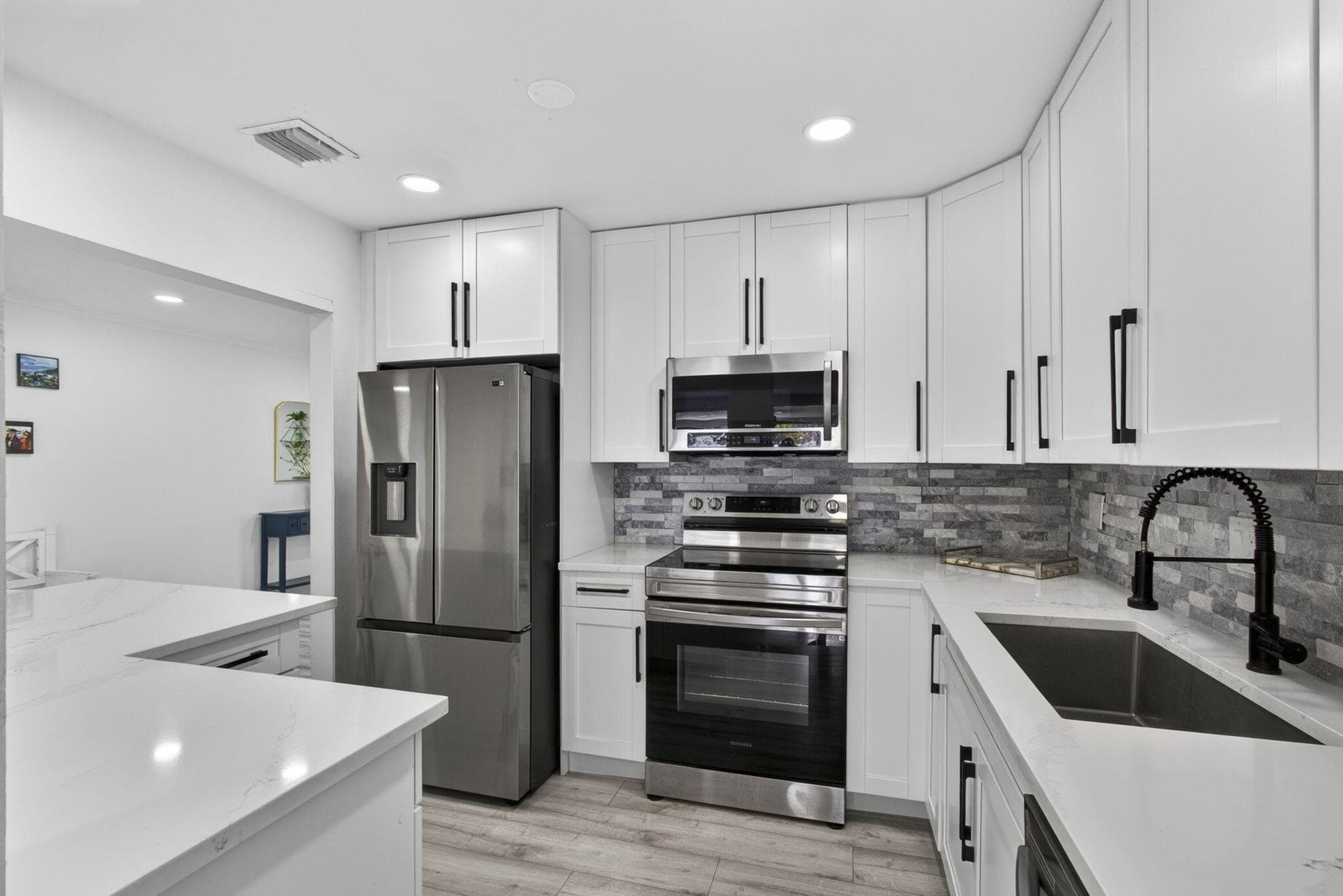 326 Alhambra Place, West Palm Beach, FL 33405 — photo 17 of 69