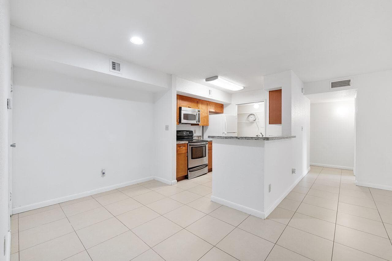 875 Riverside Drive 710, Coral Springs, FL 33071 — photo 9 of 38