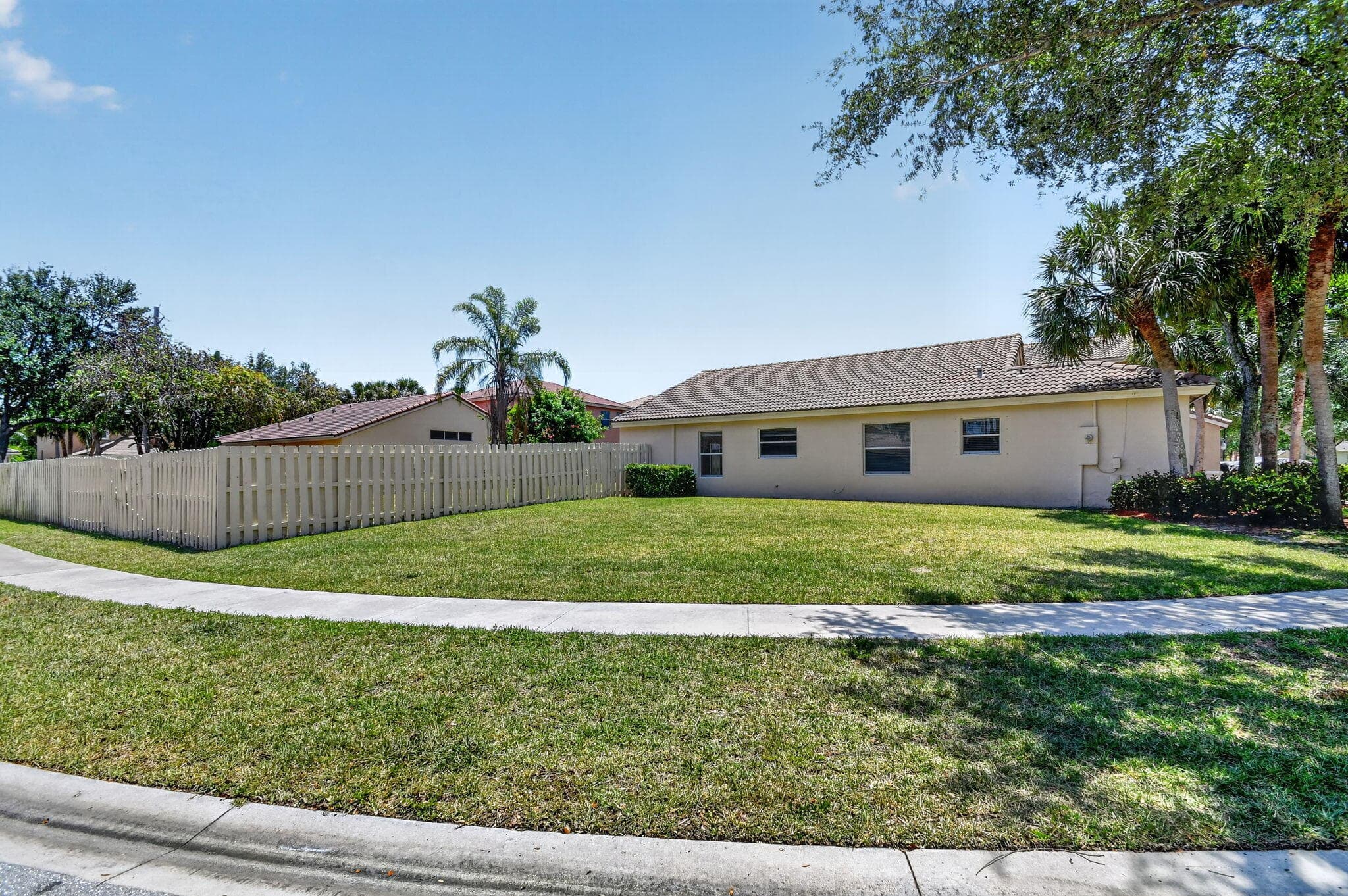 3746 Torres Circle, West Palm Beach, FL 33409 — photo 4 of 49