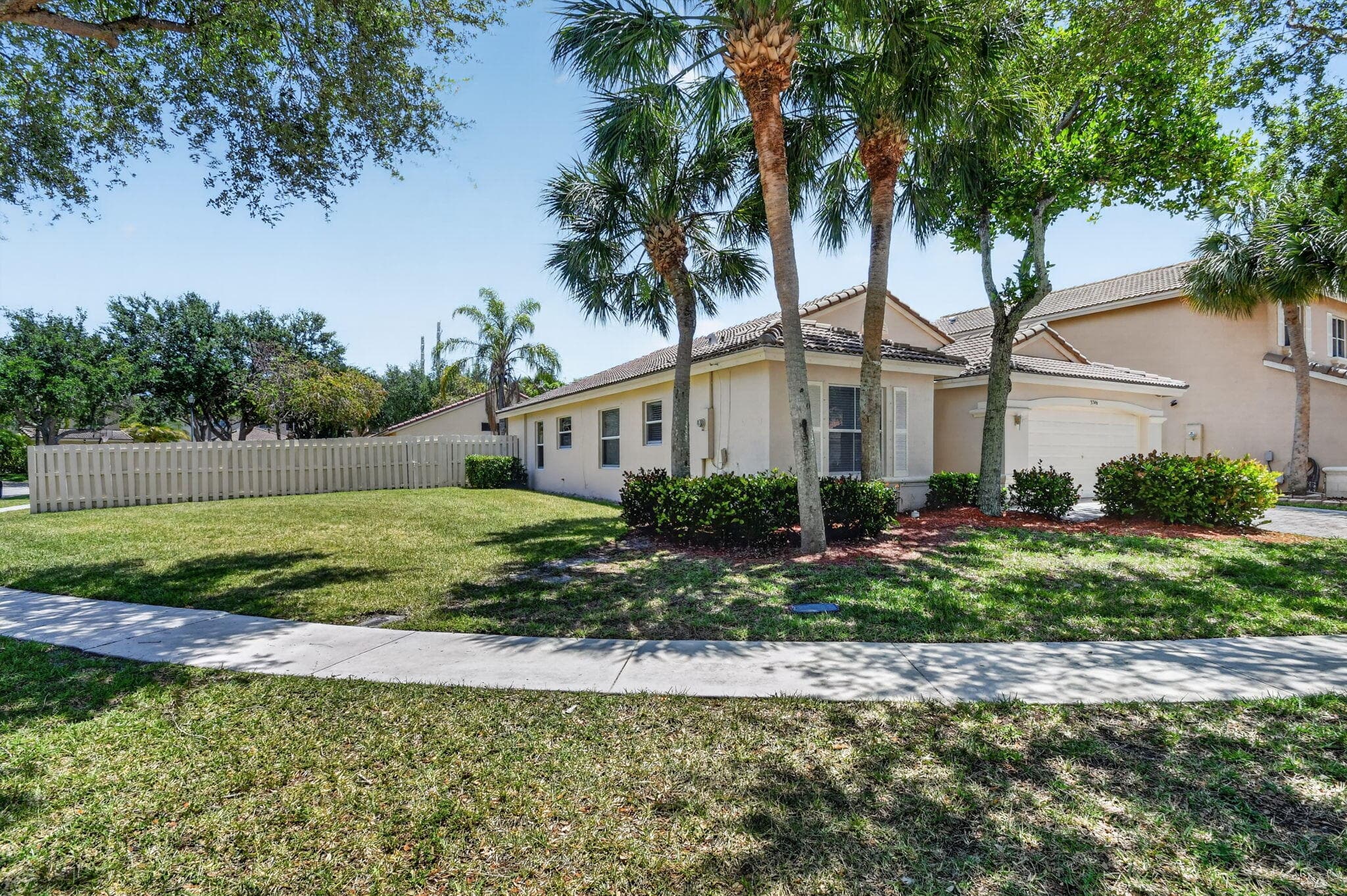 3746 Torres Circle, West Palm Beach, FL 33409 — photo 5 of 49