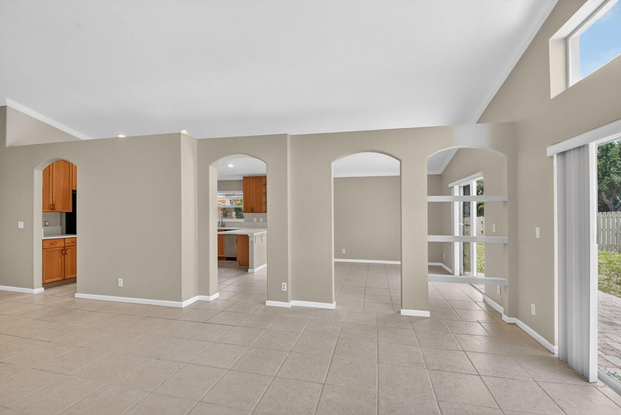 3746 Torres Circle, West Palm Beach, FL 33409 — photo 15 of 49