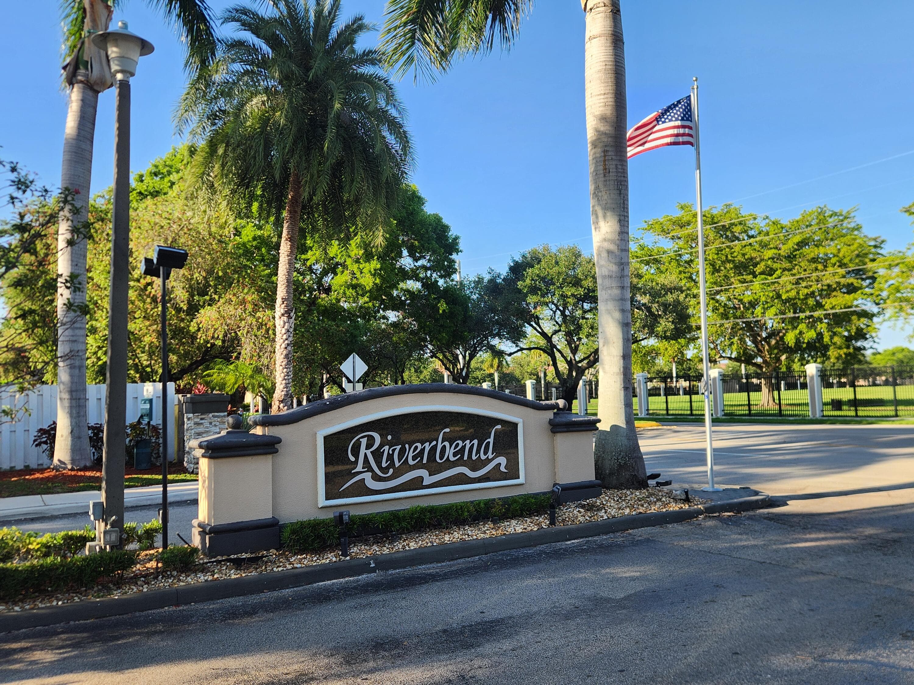 250 E Riverbend Drive, Sunrise, FL 33326 — photo 6 of 22