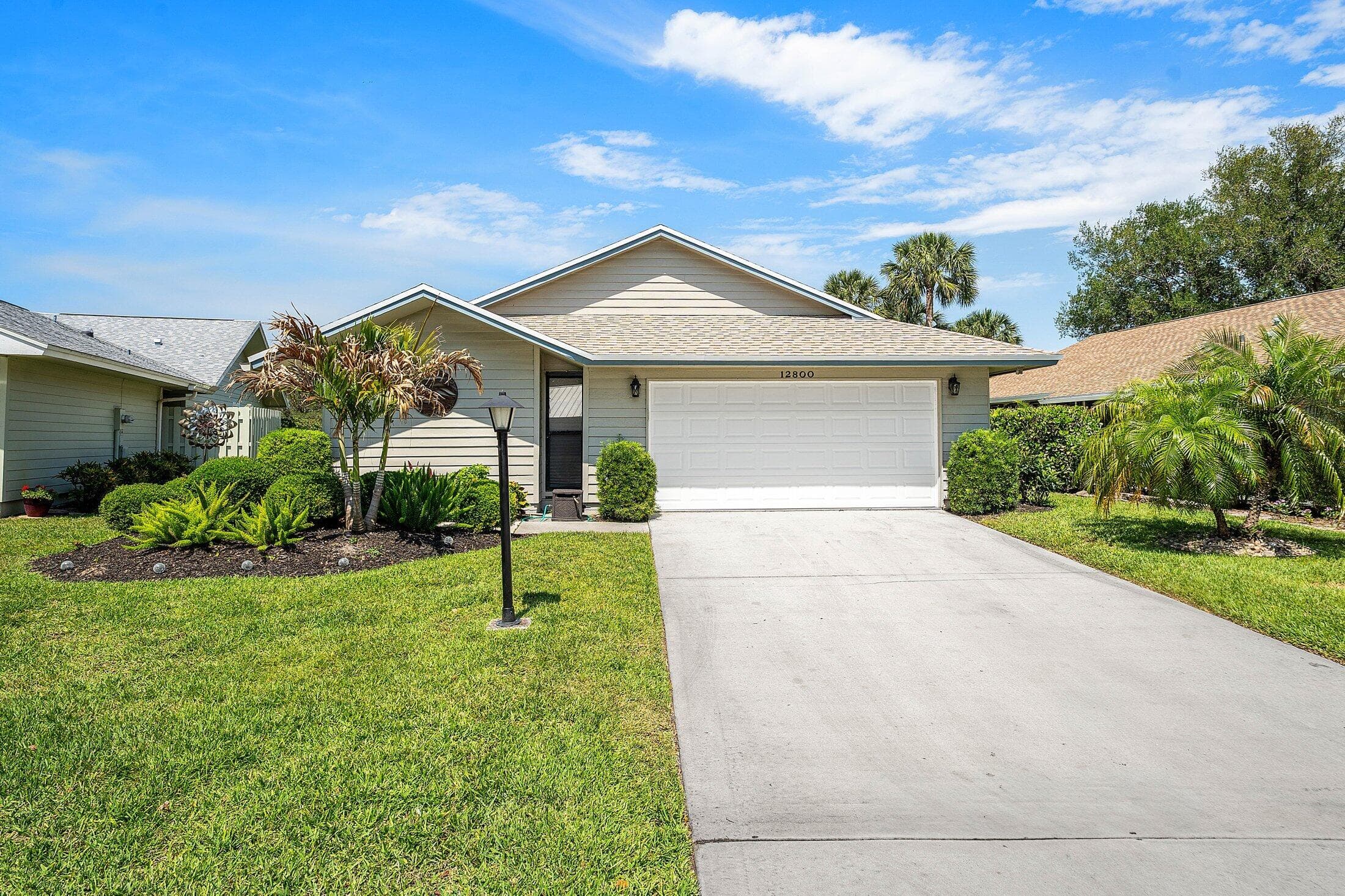 12800 SE Laurel Valley Lane, Hobe Sound, FL 33455 — photo 5 of 34