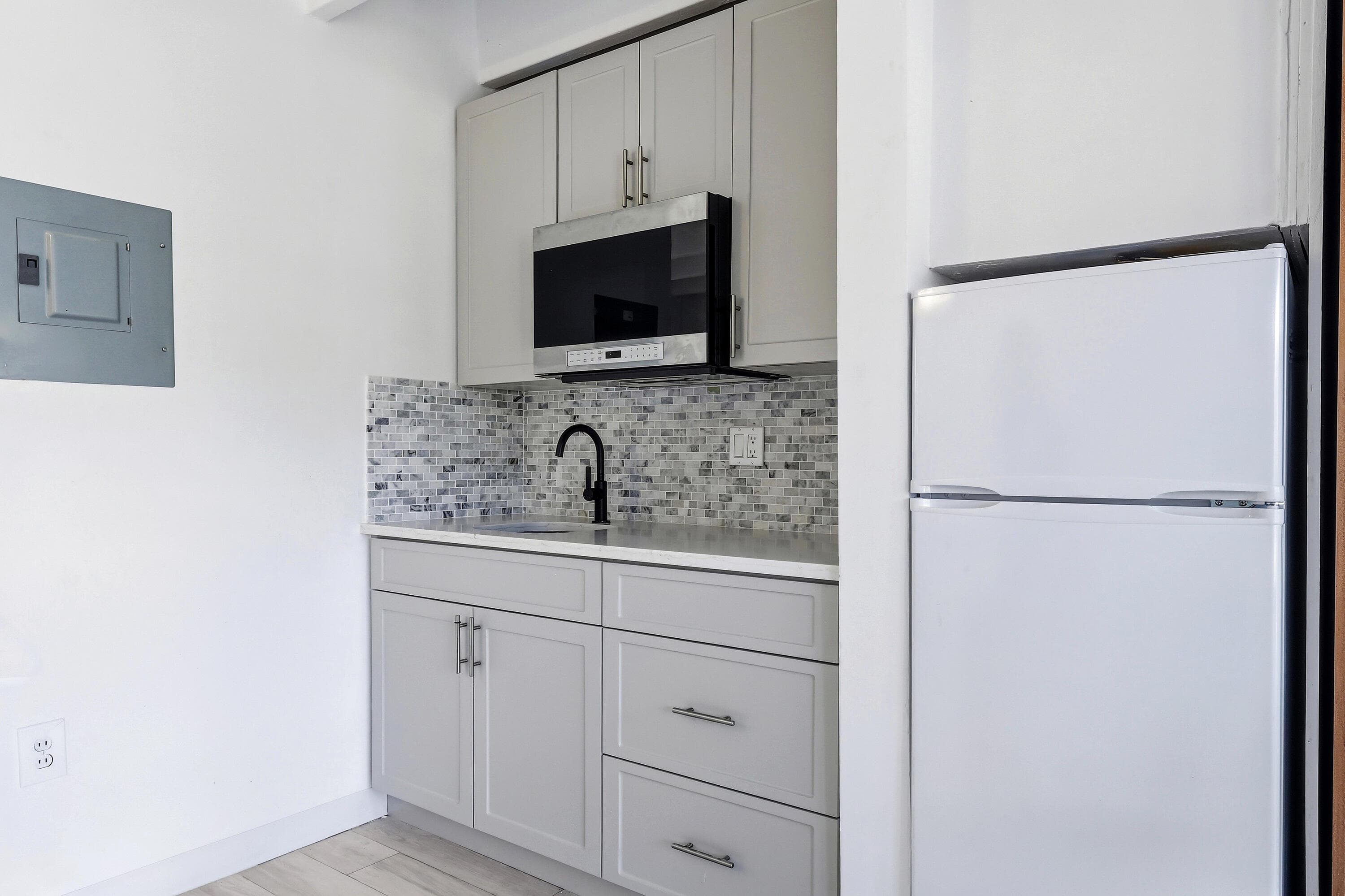 4001 S Ocean Boulevard 209, South Palm Beach, FL 33480 — photo 8 of 18