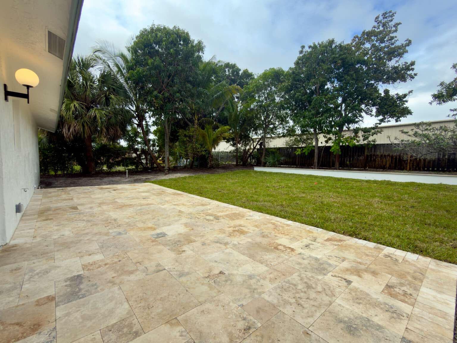 236 SE 3rd Avenue, Delray Beach, FL 33483 — photo 24 of 30