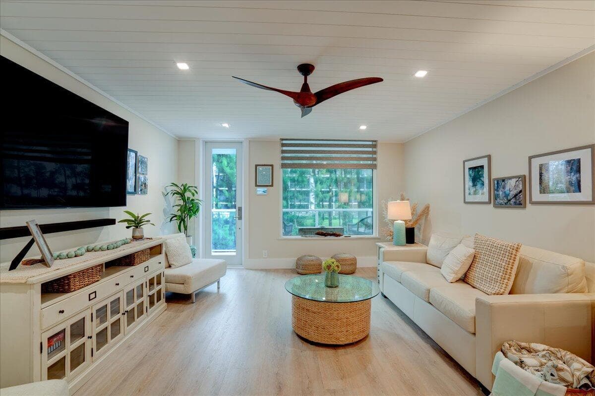 3450 S Ocean Boulevard 102, Palm Beach, FL 33480 — photo 10 of 45