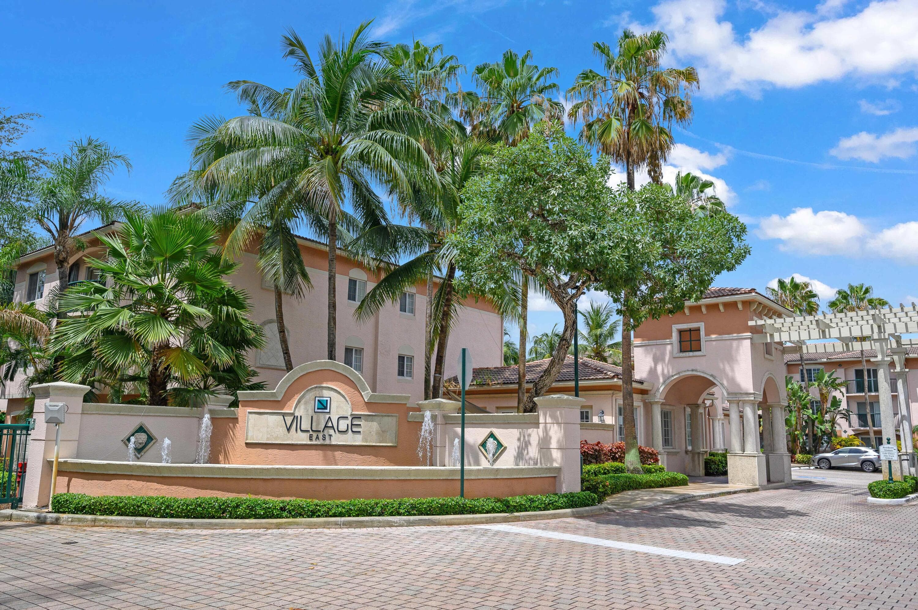 2119 SE 10th Avenue 901, Fort Lauderdale, FL 33316 — photo 1 of 29