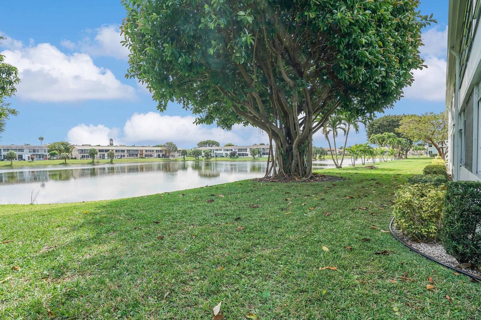 136 Somerset G, West Palm Beach, FL 33417 — photo 17 of 24