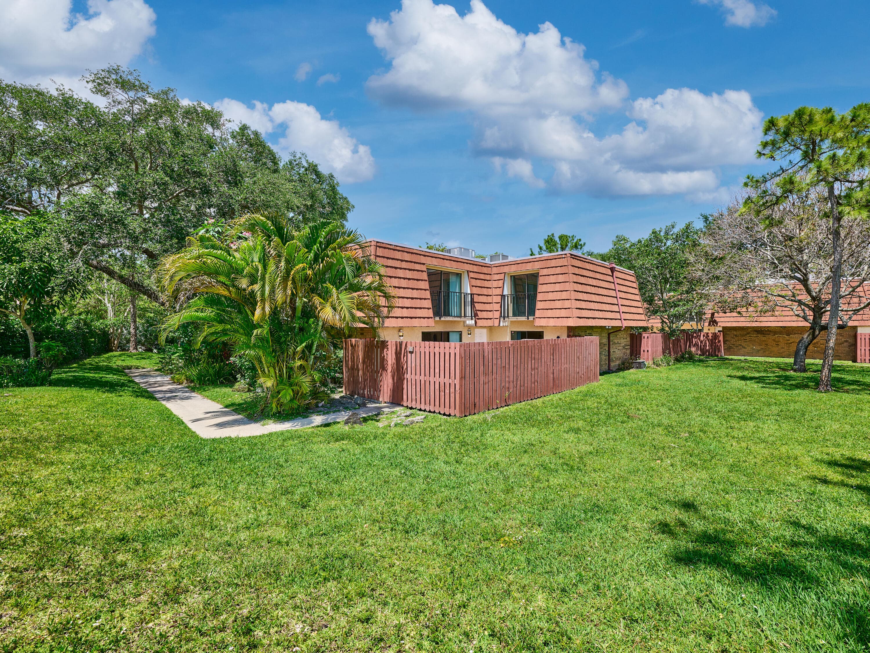 1540 Masters Circle 180, Delray Beach, FL 33445 — photo 1 of 38