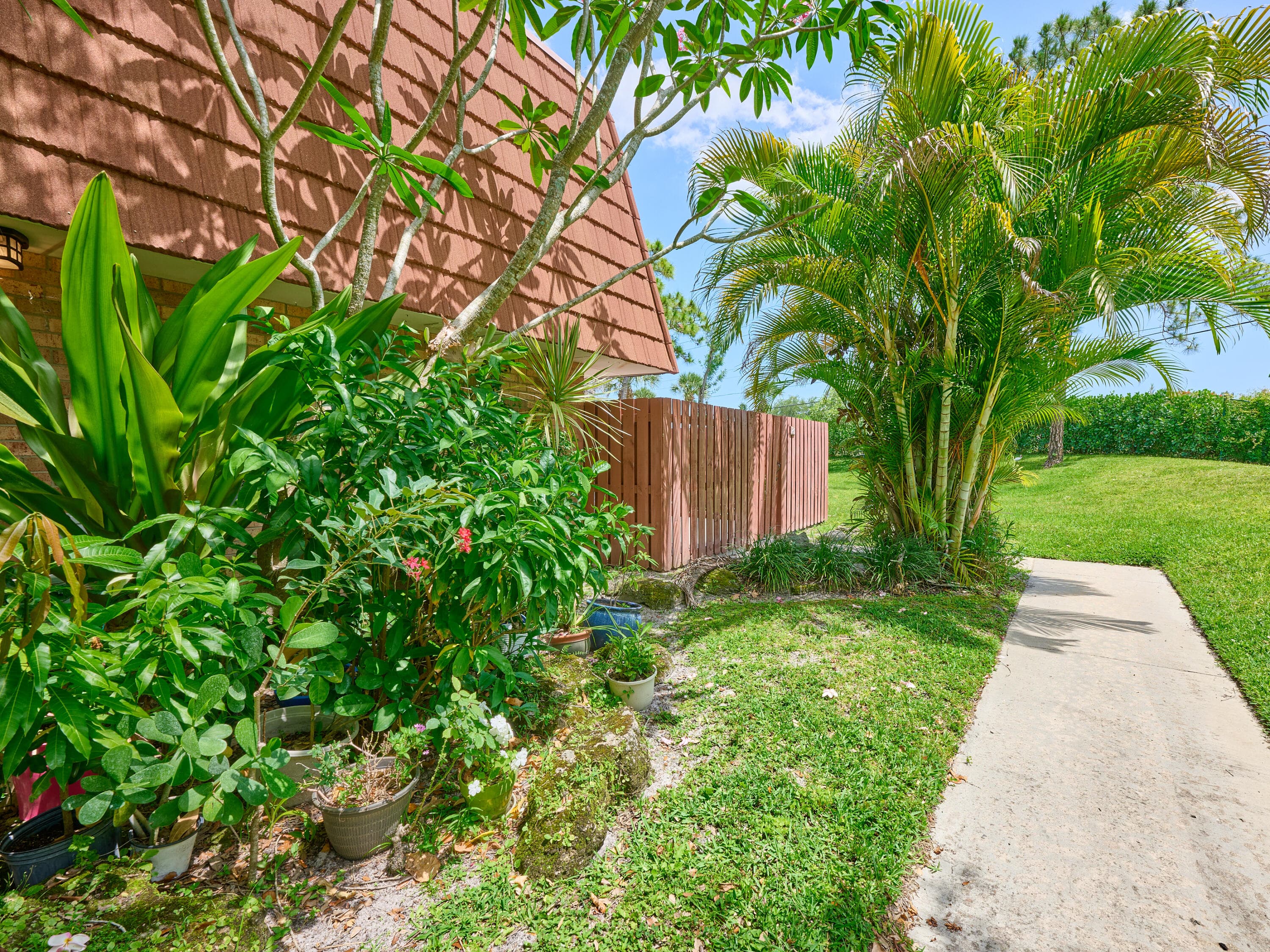 1540 Masters Circle 180, Delray Beach, FL 33445 — photo 3 of 38