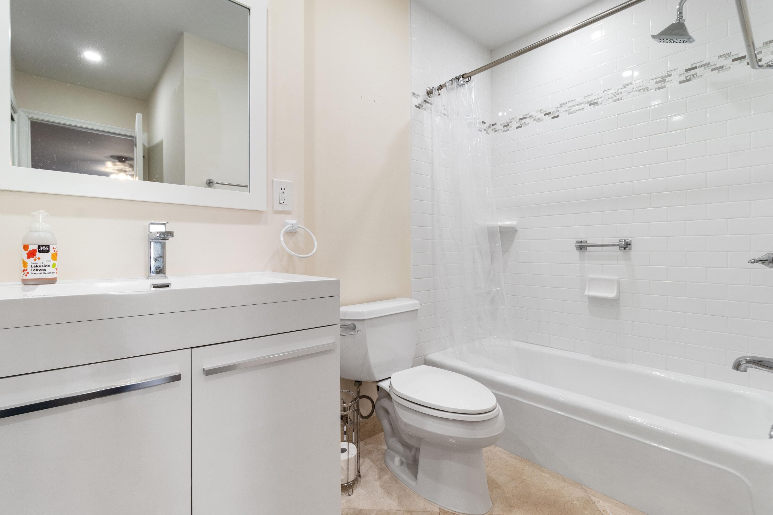 6447 Bay Club Drive 2, Fort Lauderdale, FL 33308 — photo 11 of 23