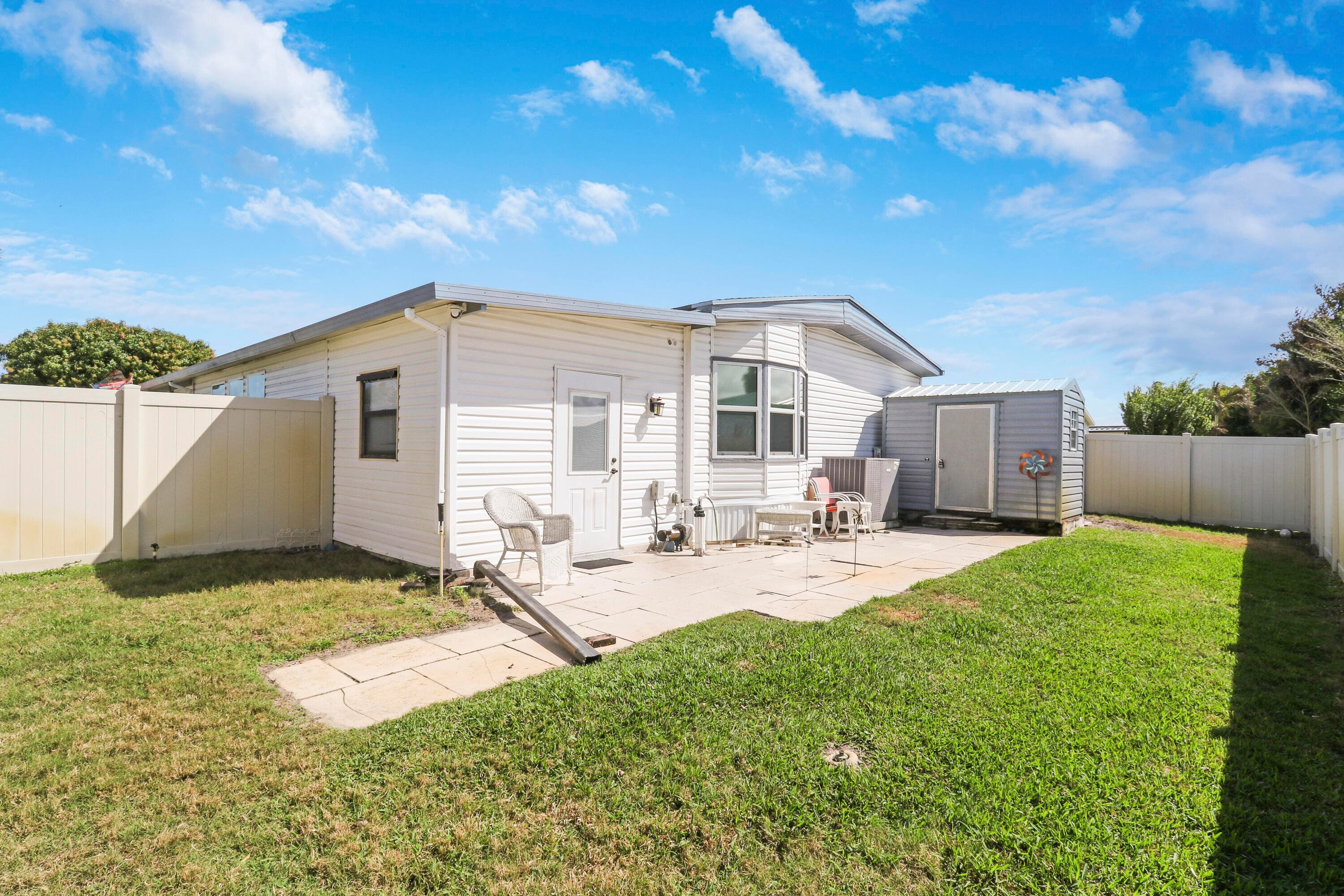 7750 SE Shenandoah Drive, Hobe Sound, FL 33455 — photo 35 of 36