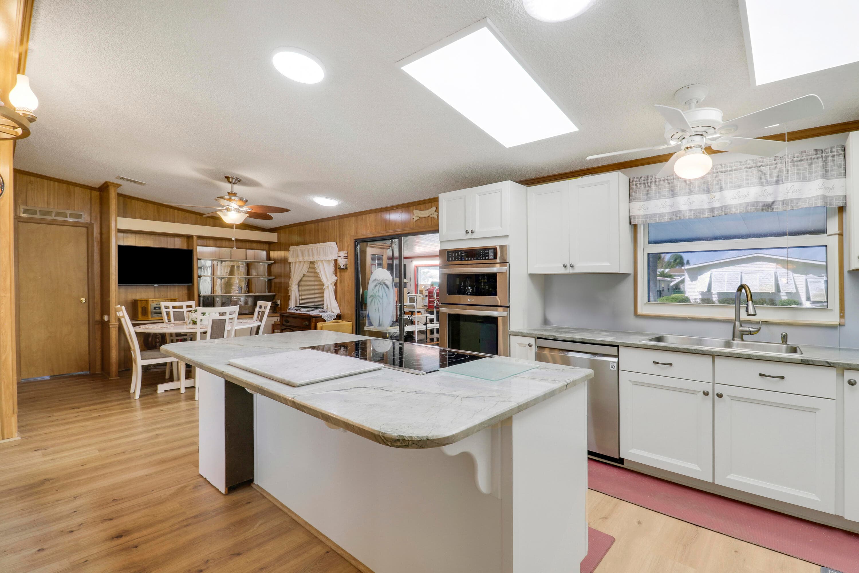 7750 SE Shenandoah Drive, Hobe Sound, FL 33455 — photo 9 of 36
