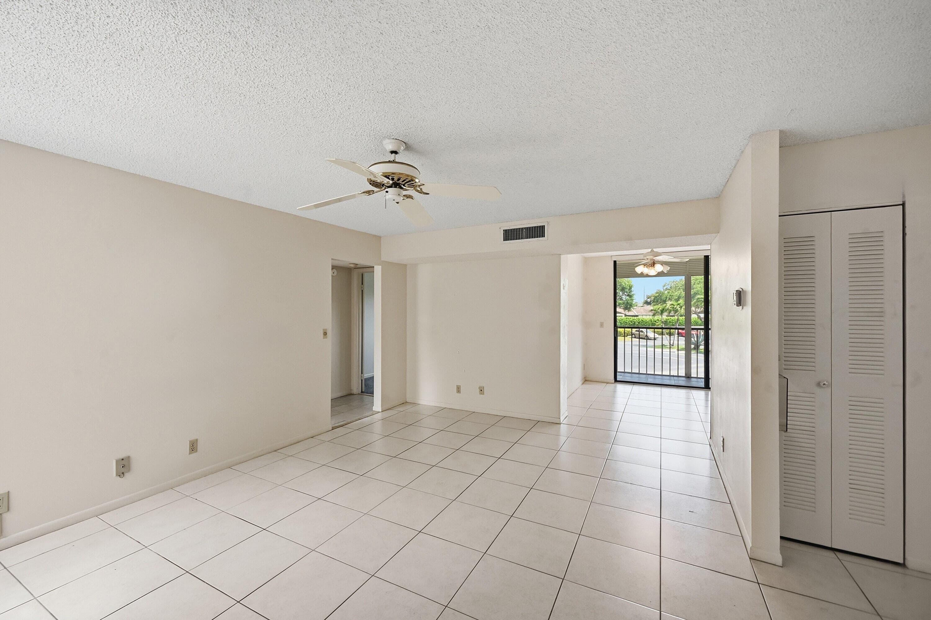 5370 Las Verdes Circle 219, Delray Beach, FL 33484 — photo 7 of 21