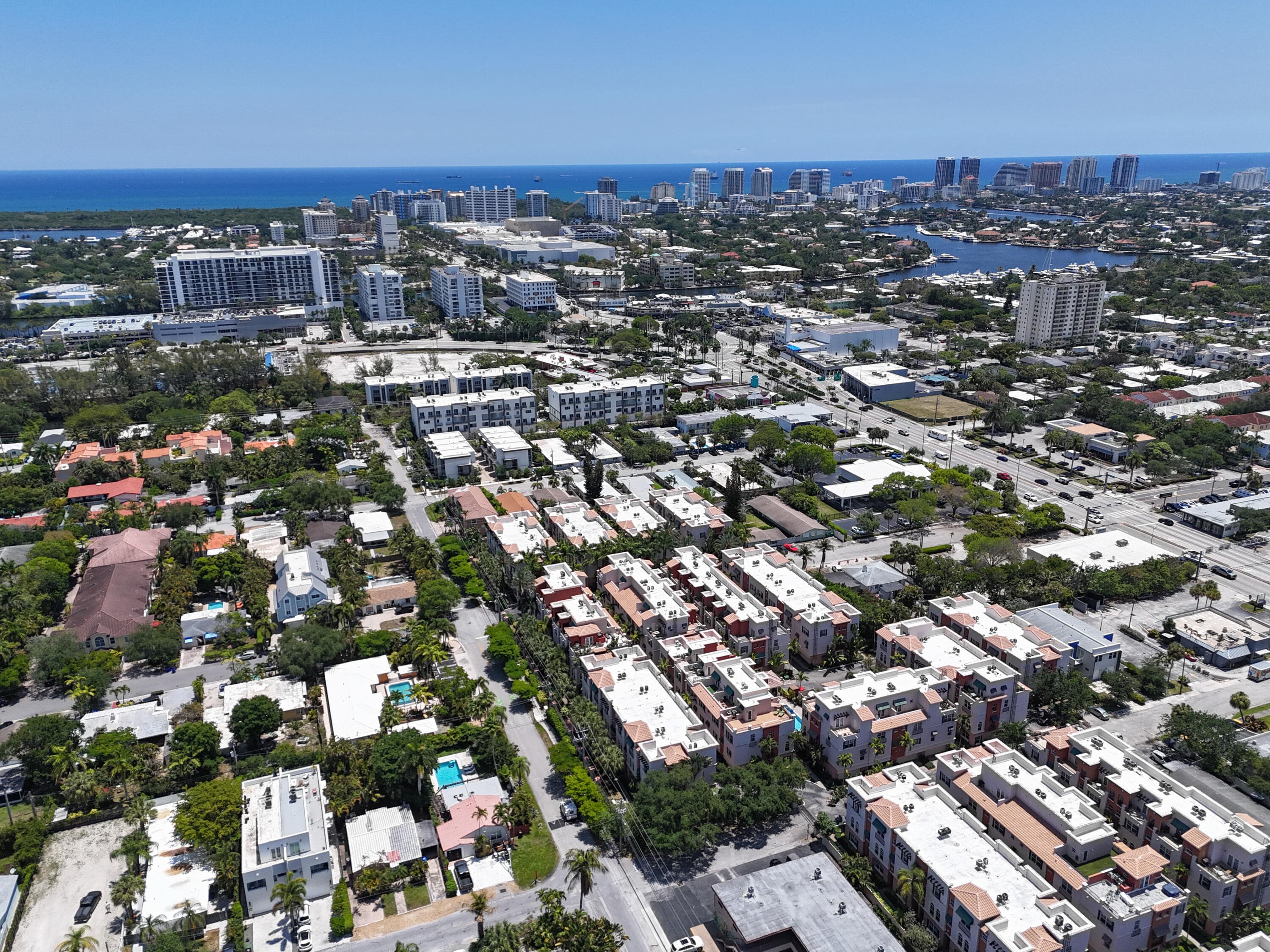 1033 NE 17th Way 1204, Fort Lauderdale, FL 33304 — photo 46 of 49