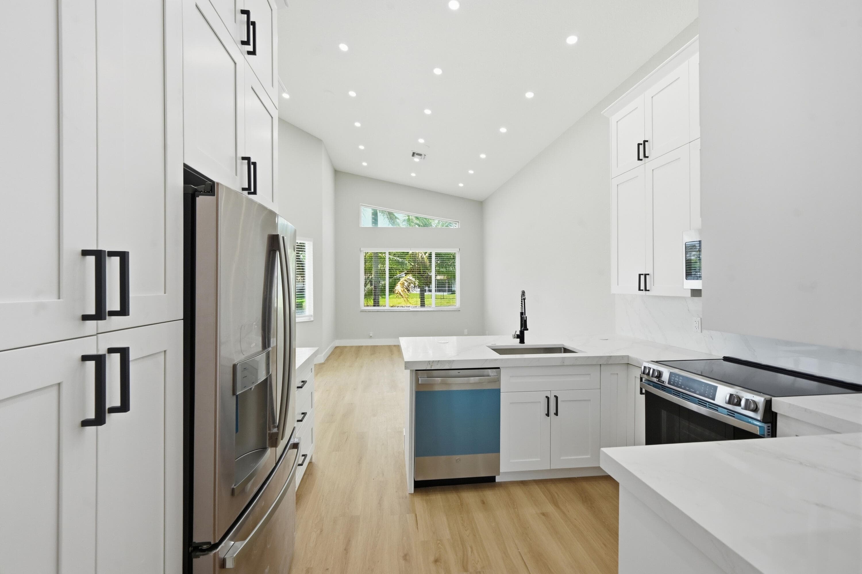 285 NW 45th Terrace, Deerfield Beach, FL 33442 — photo 12 of 44