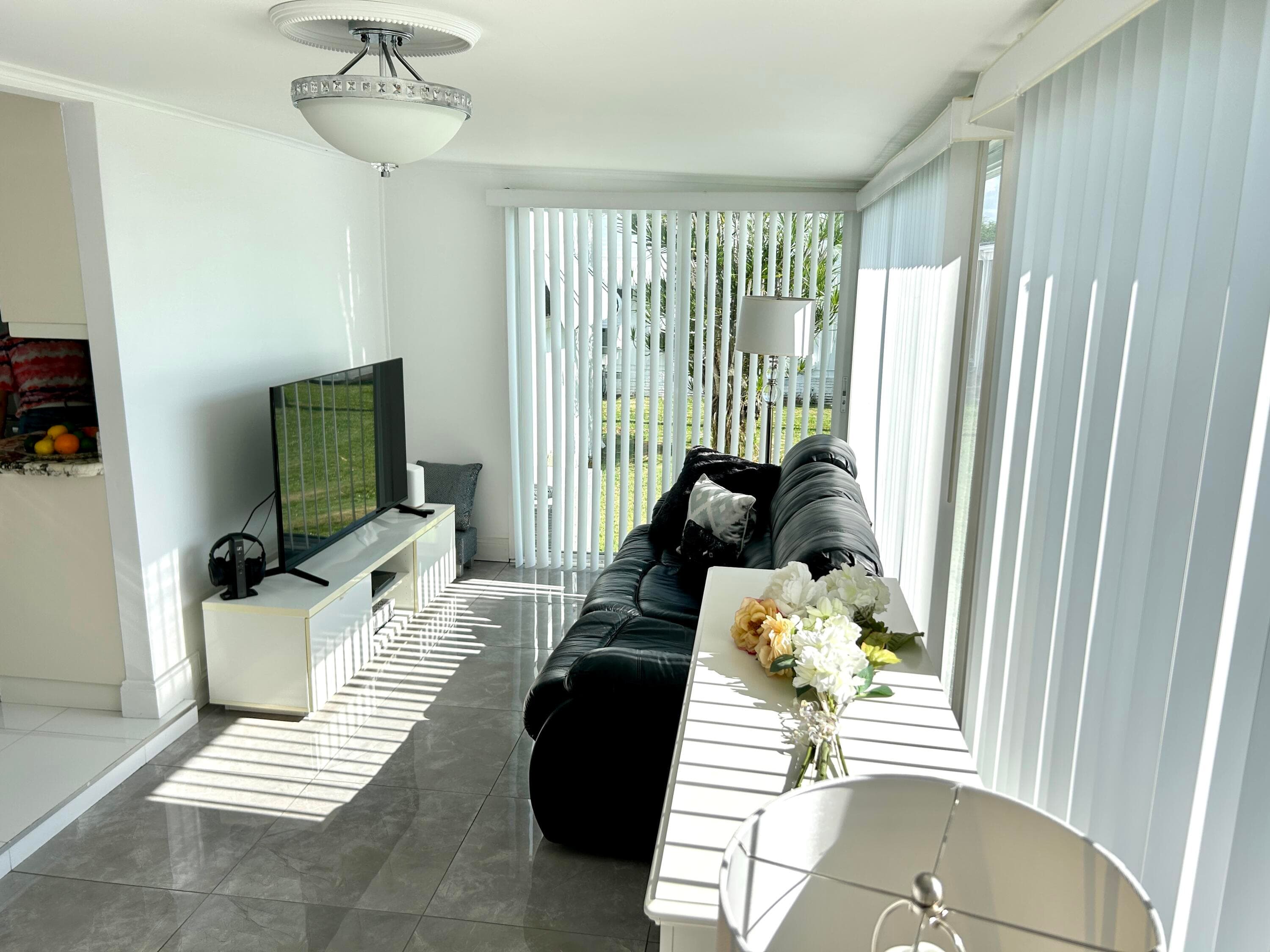 3233 State Street, Hollywood, FL 33021 — photo 8 of 30