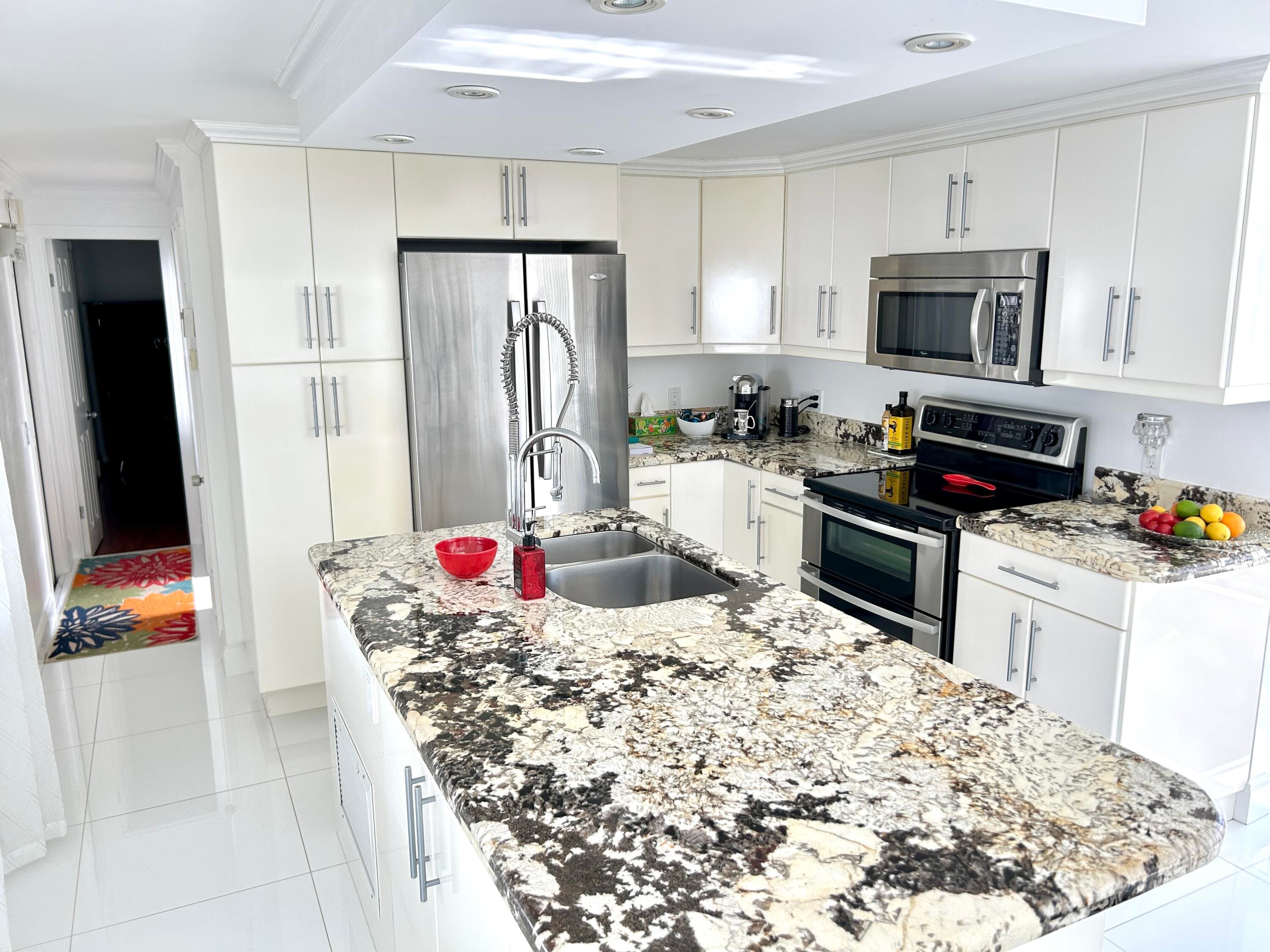 3233 State Street, Hollywood, FL 33021 — photo 14 of 30