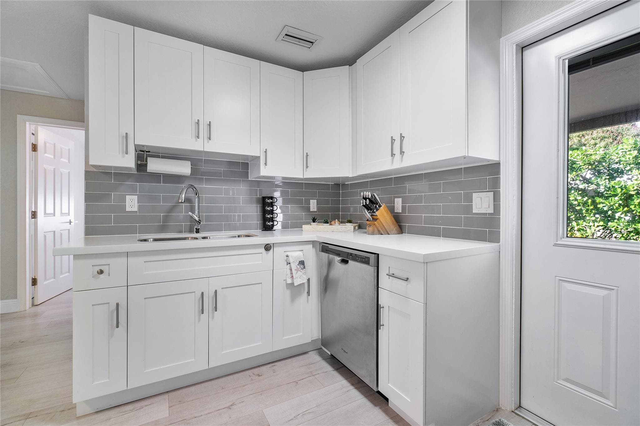 1634 NE 3rd Avenue, Delray Beach, FL 33444 — photo 12 of 30