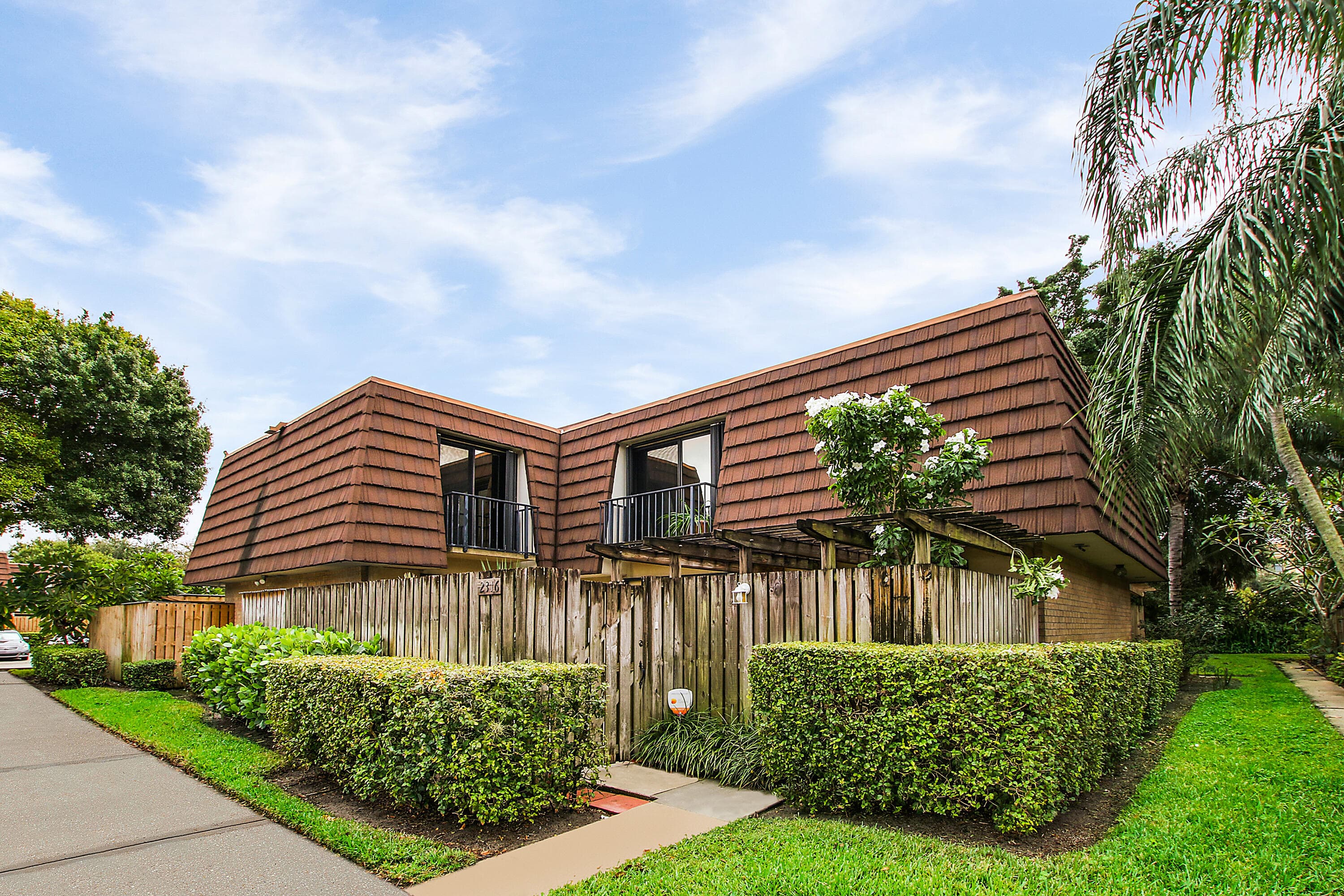 2316 23rd Lane, Palm Beach Gardens, FL 33418 — photo 3 of 37