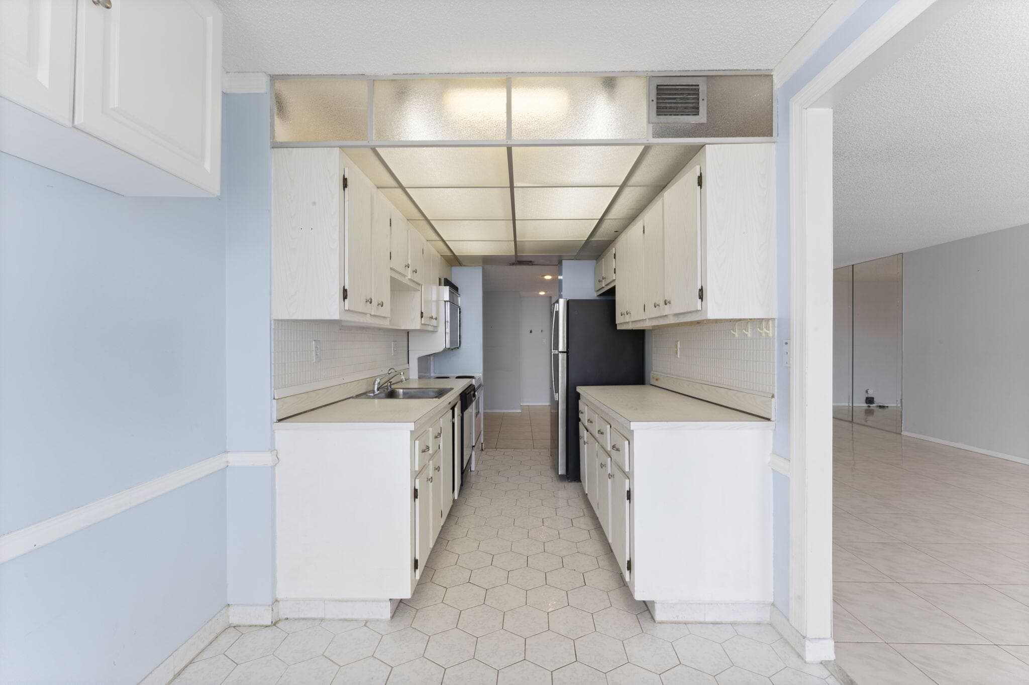 230 174th Street 2402, Sunny Isles Beach, FL 33160 — photo 11 of 39