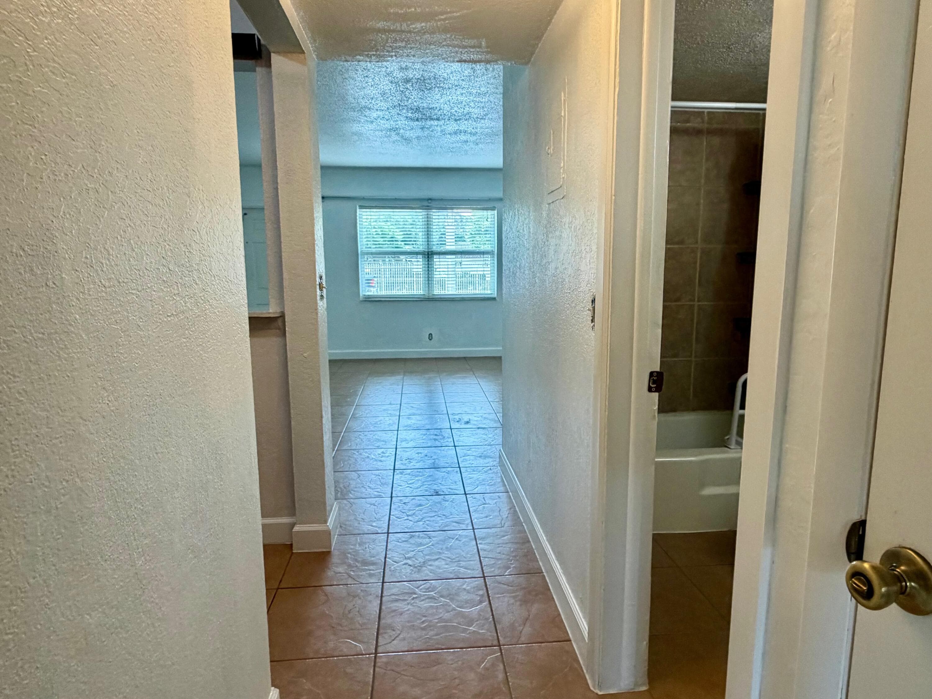 2607 NE 8th Avenue 3, Wilton Manors, FL 33334 — photo 12 of 22