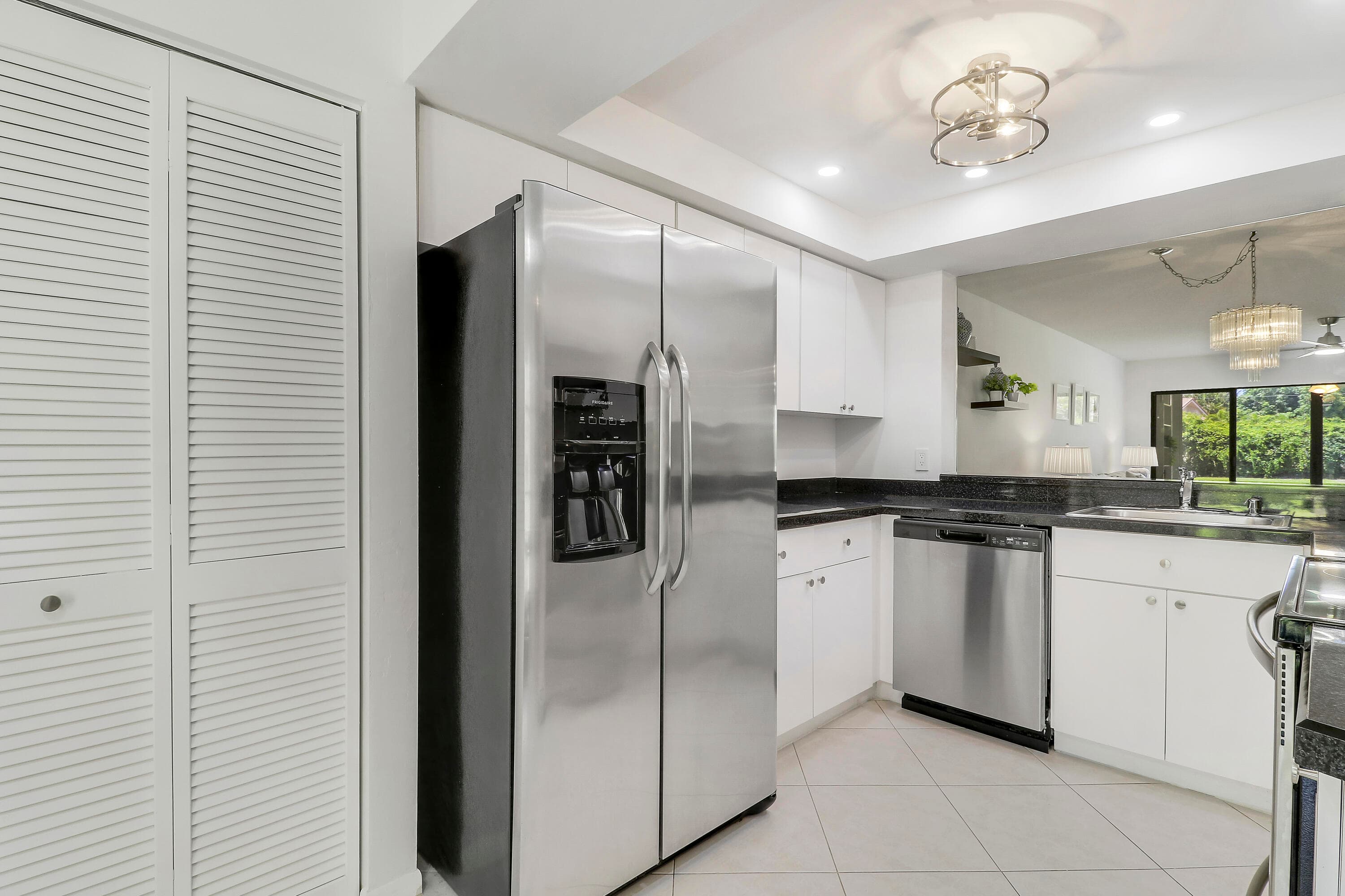 5121 Oak Hill Lane 412, Delray Beach, FL 33484 — photo 7 of 34