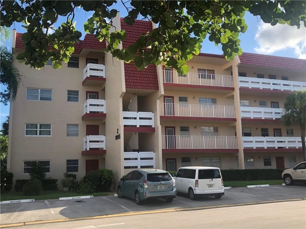 1005 Country Club Drive 303, Margate, FL 33063 — photo