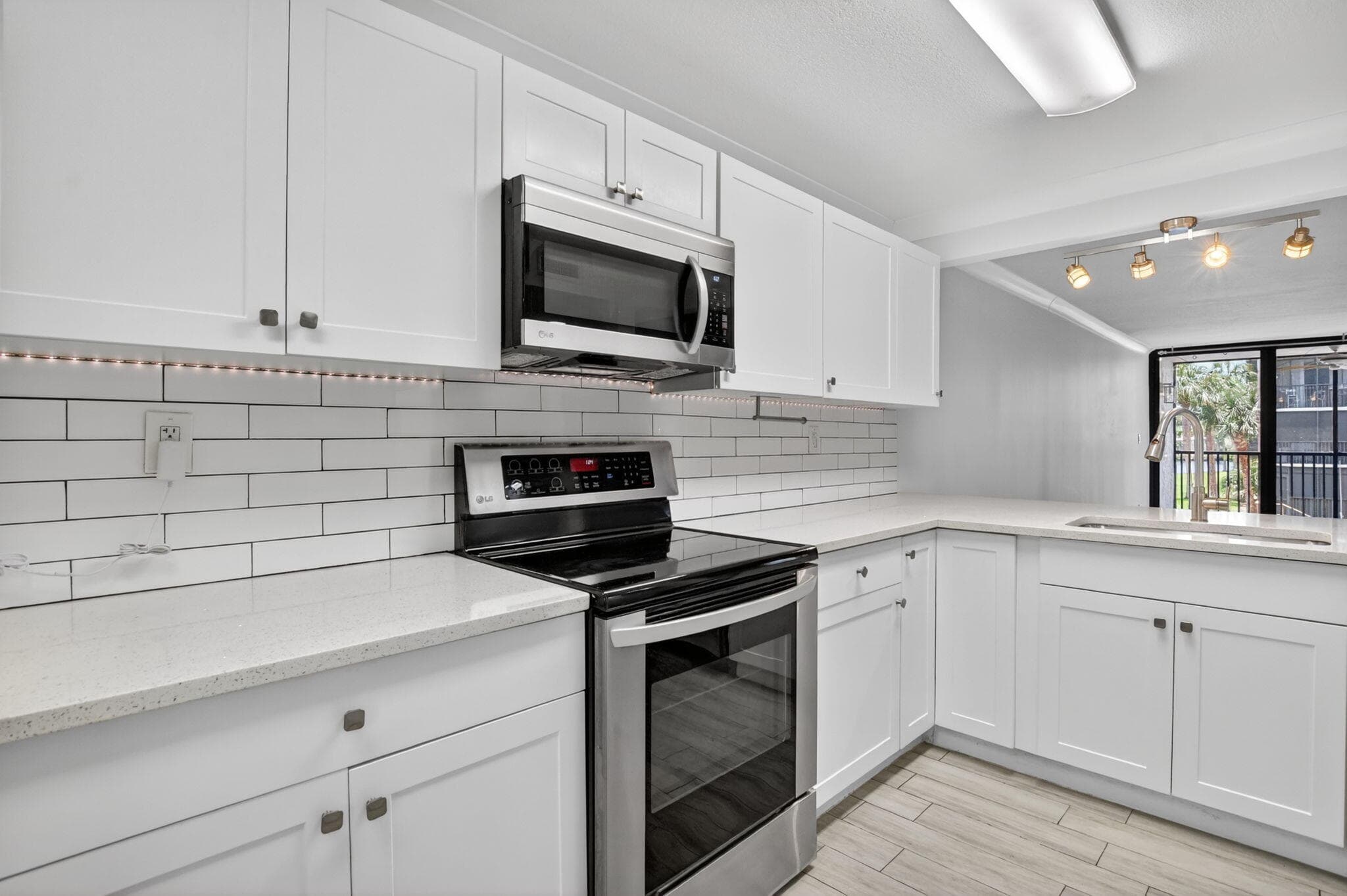 8 Royal Palm Way 203, Boca Raton, FL 33432 — photo 4 of 28
