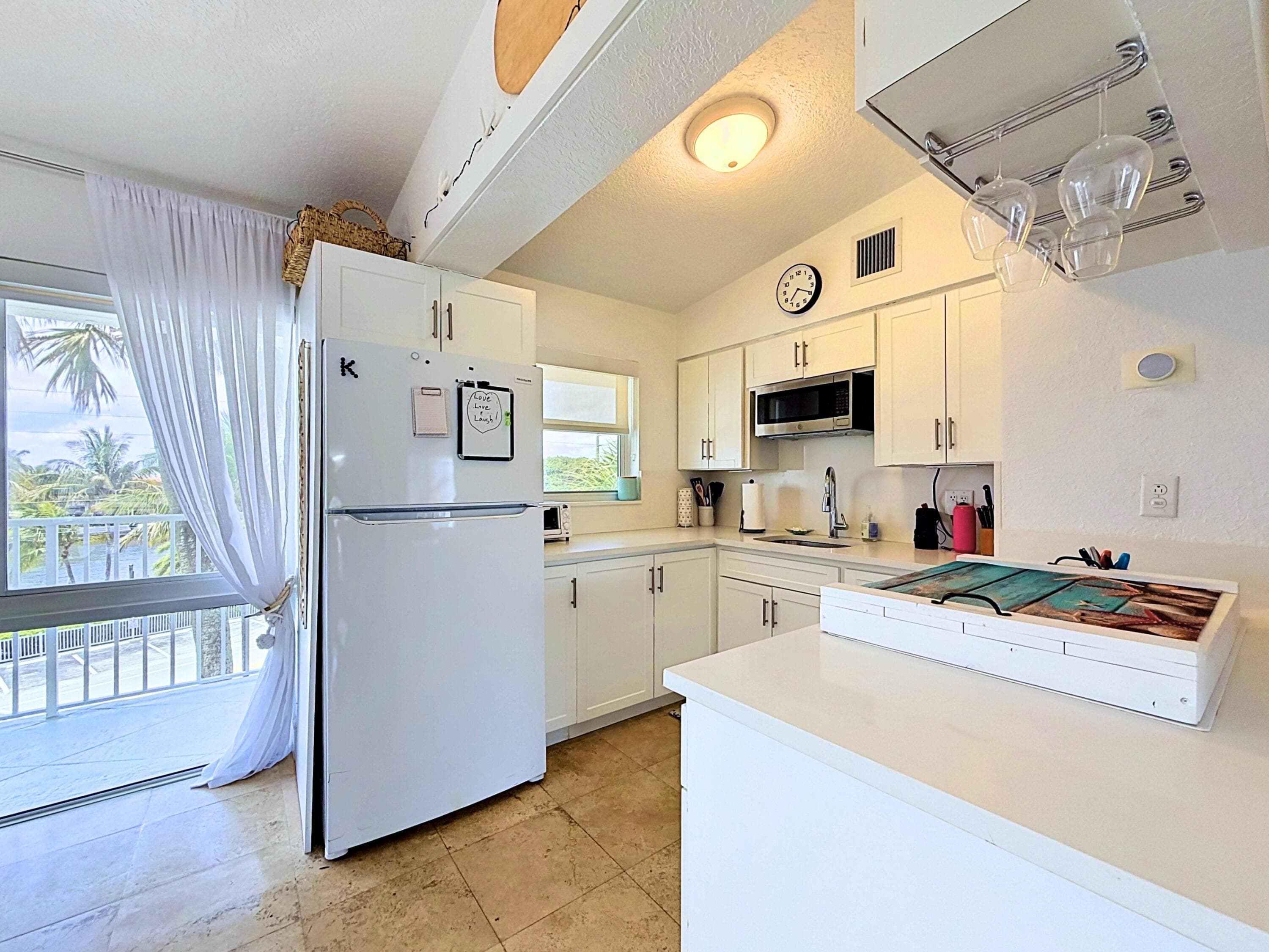 1043 Hillsboro Mile Hillsboro Mile 19c, Hillsboro Beach, FL 33062 — photo 10 of 15
