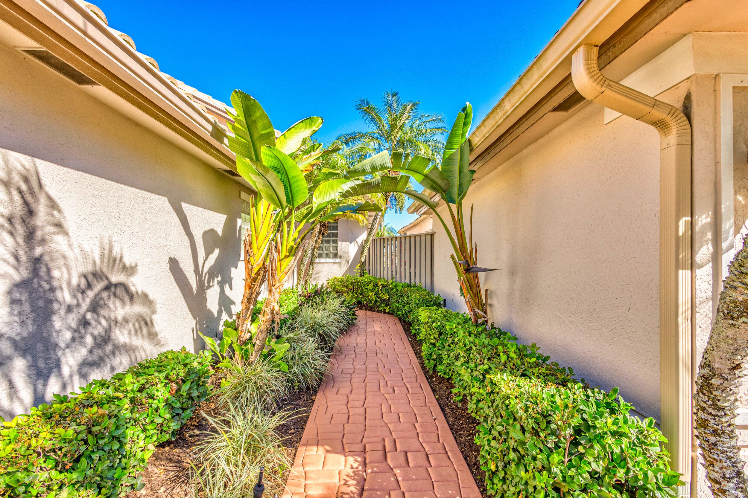 919 Augusta Pointe Drive, Palm Beach Gardens, FL 33418 — photo 6 of 84