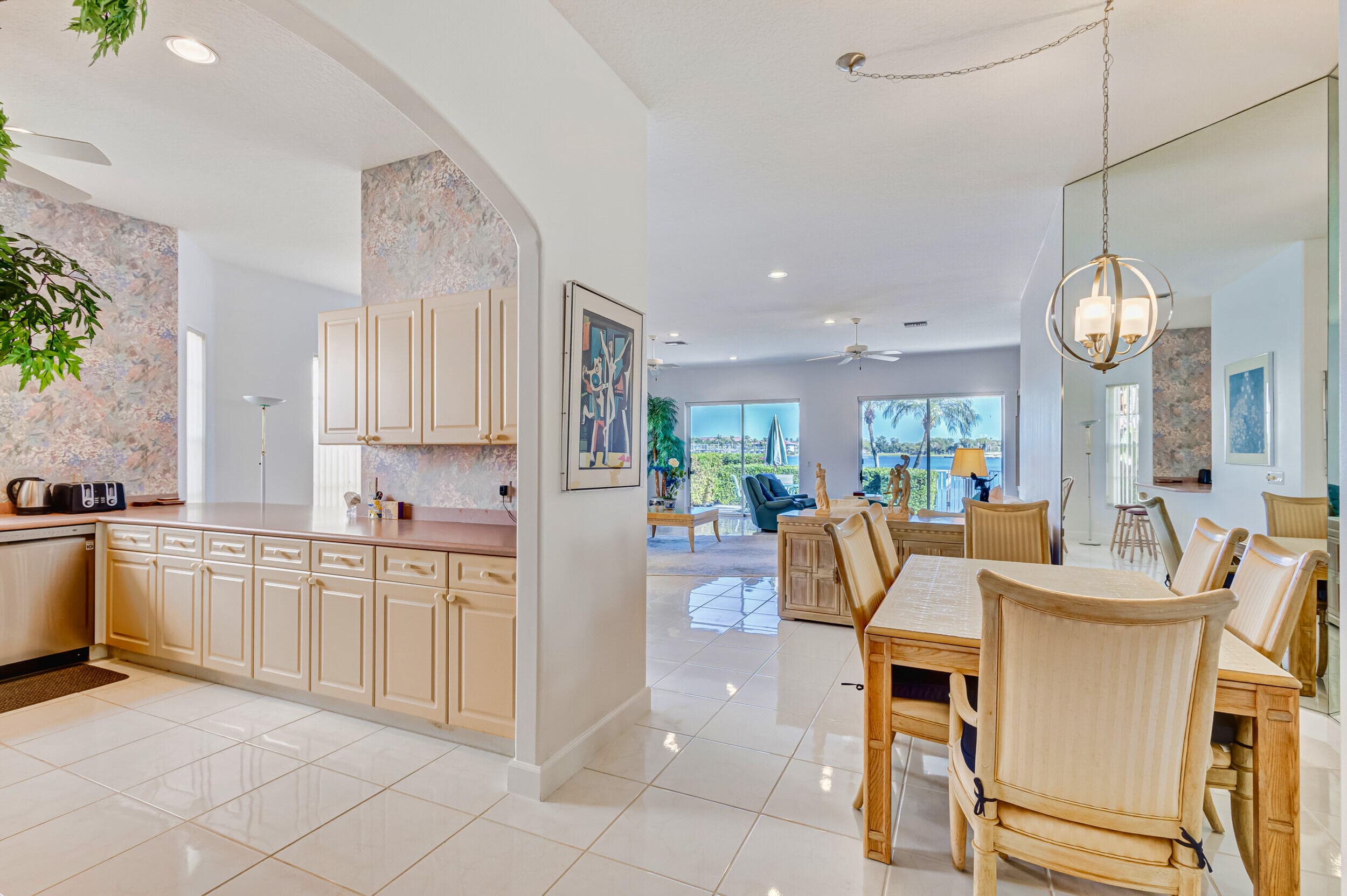 919 Augusta Pointe Drive, Palm Beach Gardens, FL 33418 — photo 9 of 84