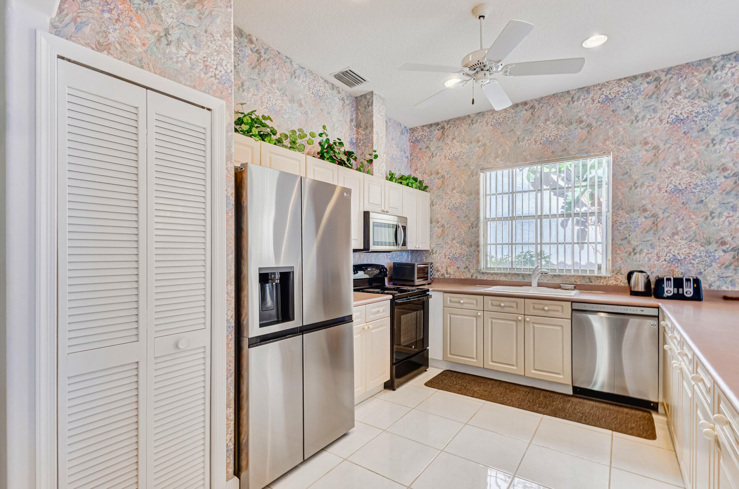 919 Augusta Pointe Drive, Palm Beach Gardens, FL 33418 — photo 13 of 84