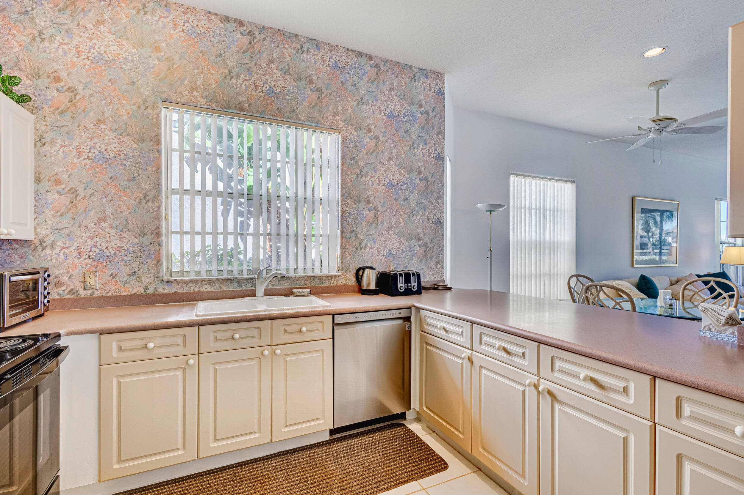 919 Augusta Pointe Drive, Palm Beach Gardens, FL 33418 — photo 16 of 84
