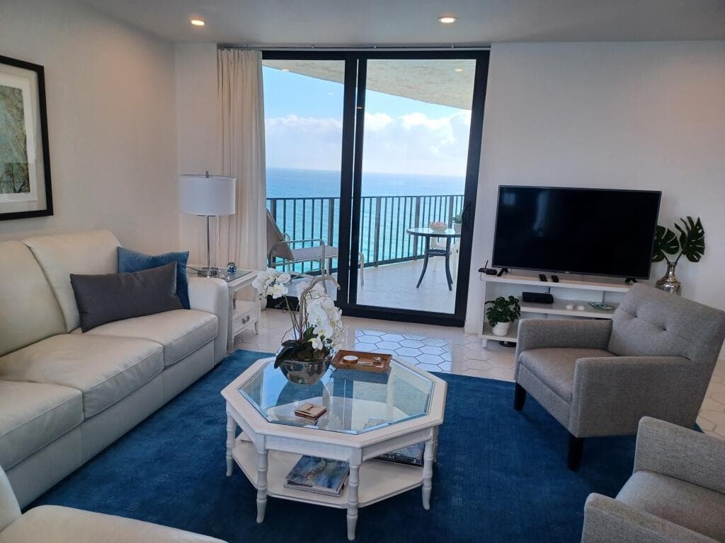 5420 N Ocean Drive 1705, Singer Island, FL 33404 — photo