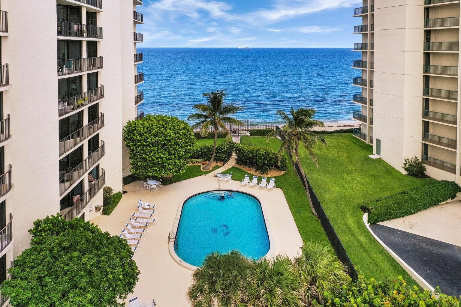 5420 N Ocean Drive 1705, Singer Island, FL 33404 — photo 2 of 43
